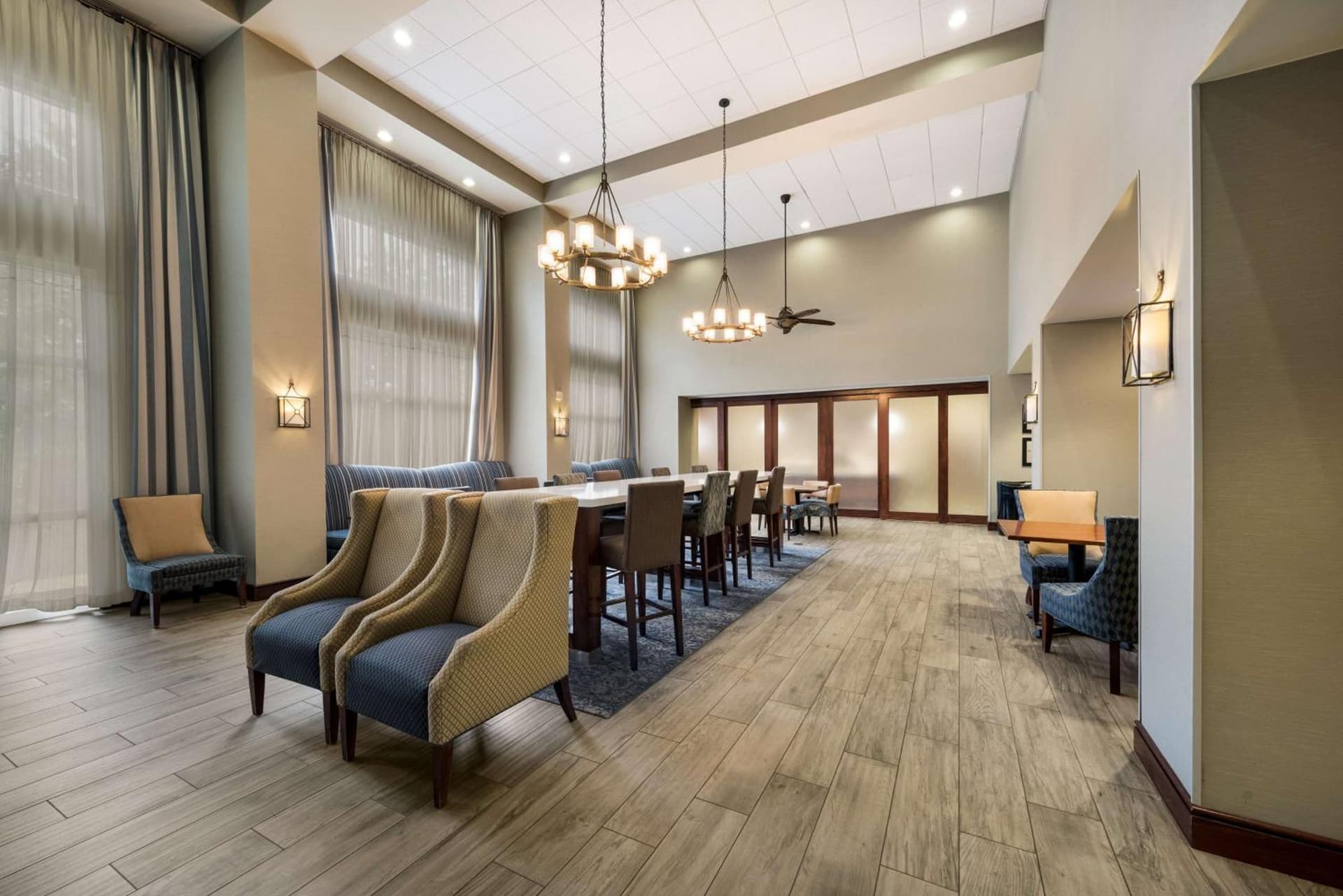 Hampton Inn and Suites Fredericksburg gallery photo in Fredericksburg, VA — image 7