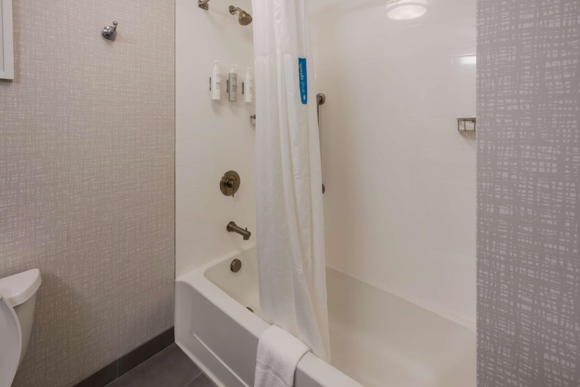 Hampton Inn and Suites Fredericksburg gallery photo in Fredericksburg, VA — image 21