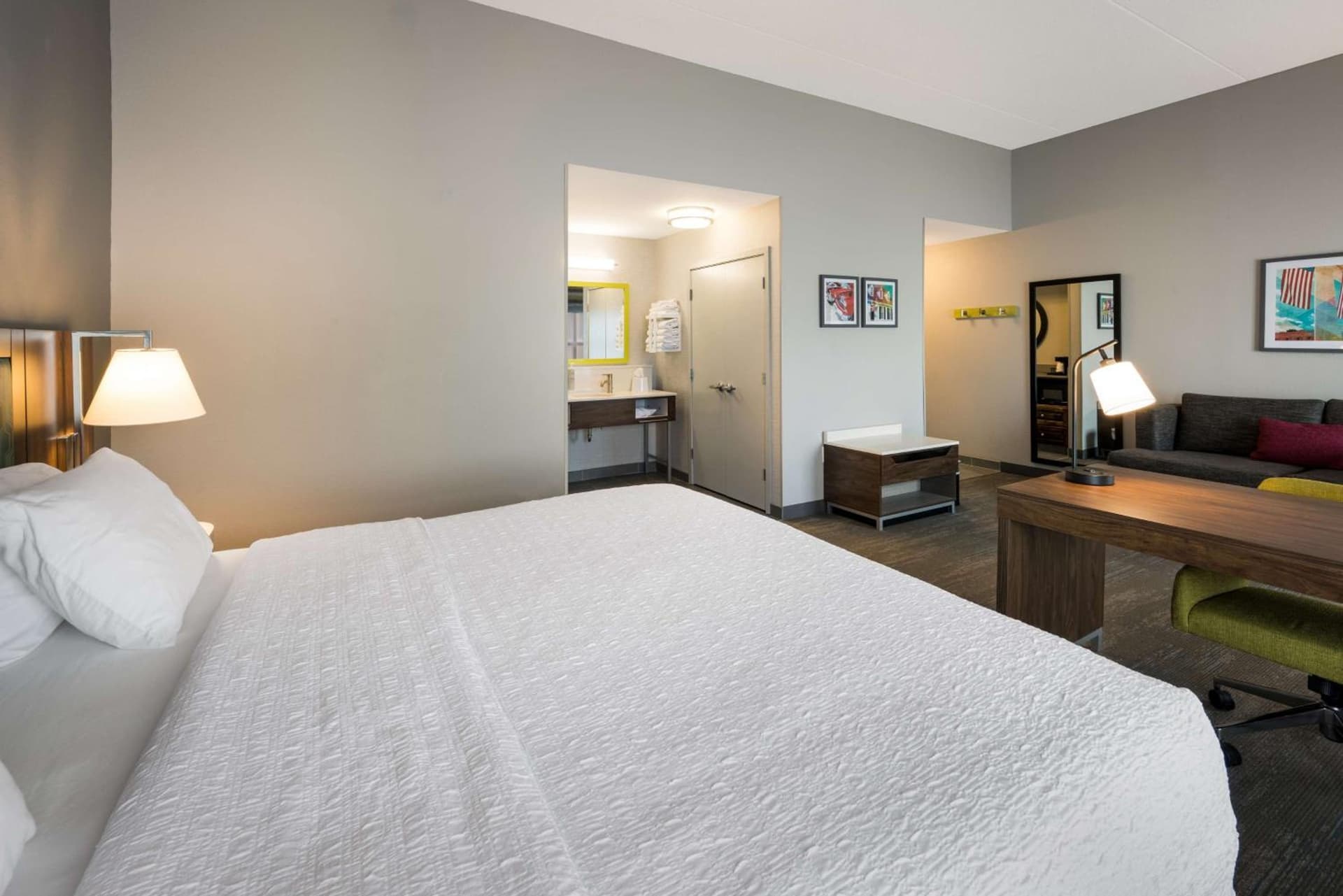 Hampton Inn and Suites Fredericksburg gallery photo in Fredericksburg, VA — image 64