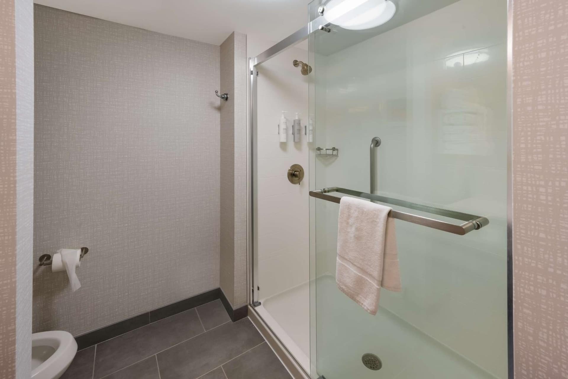Hampton Inn and Suites Fredericksburg gallery photo in Fredericksburg, VA — image 19