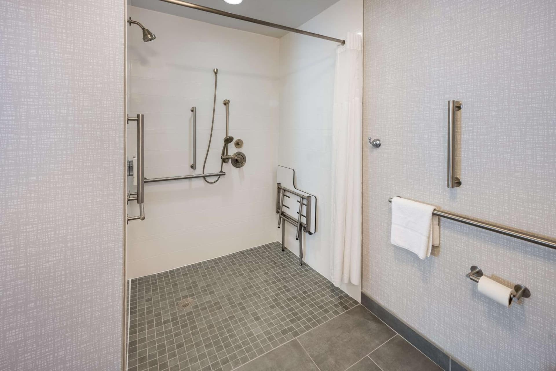 Hampton Inn and Suites Fredericksburg gallery photo in Fredericksburg, VA — image 44
