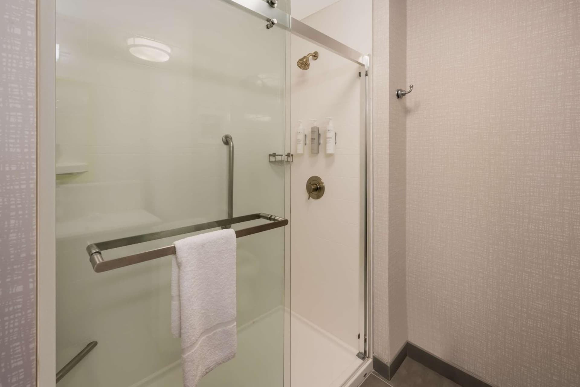 Hampton Inn and Suites Fredericksburg gallery photo in Fredericksburg, VA — image 27