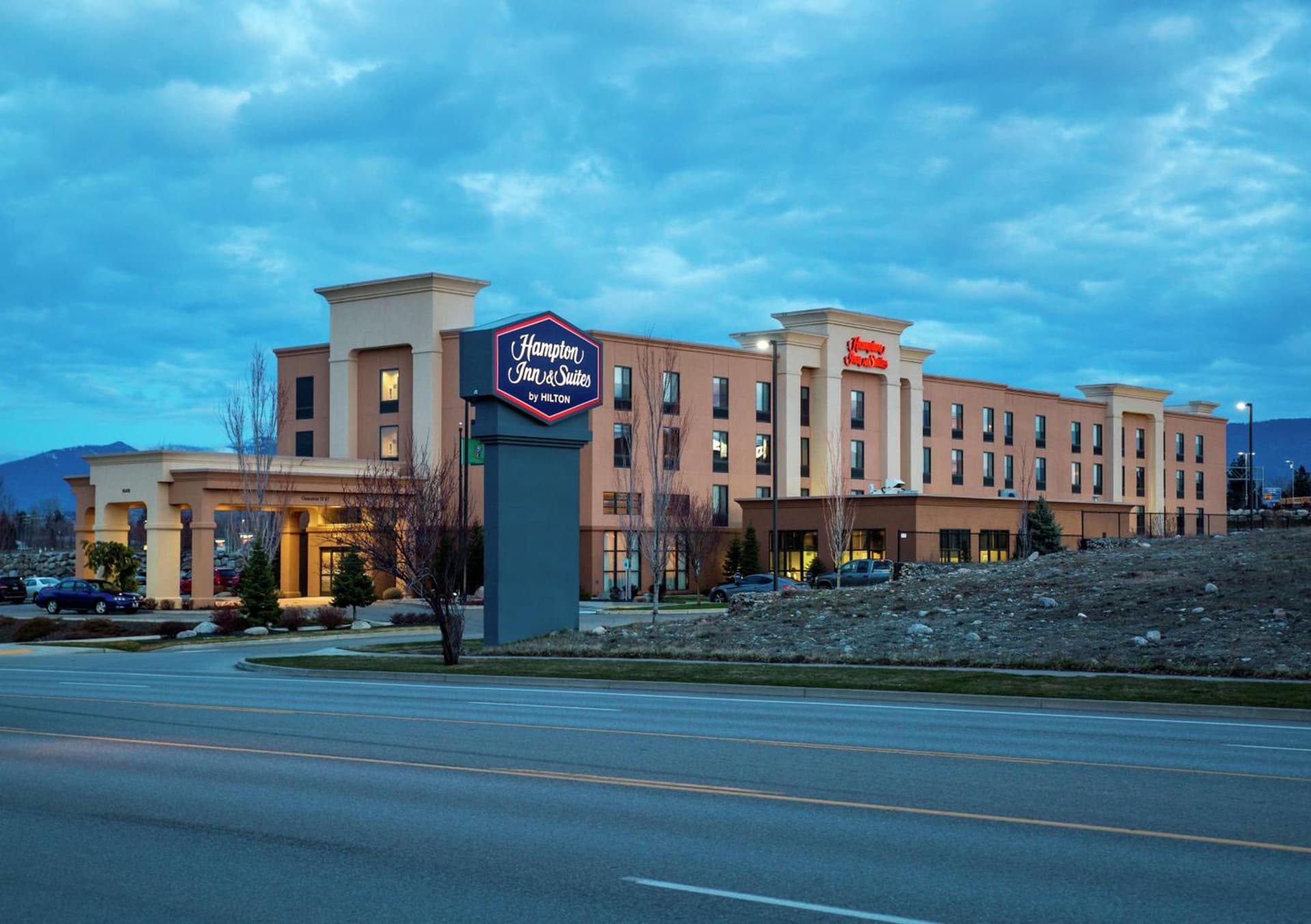 Hampton Inn & Suites Spokane Valley interior in Spokane Valley, WA — gallery photo 2