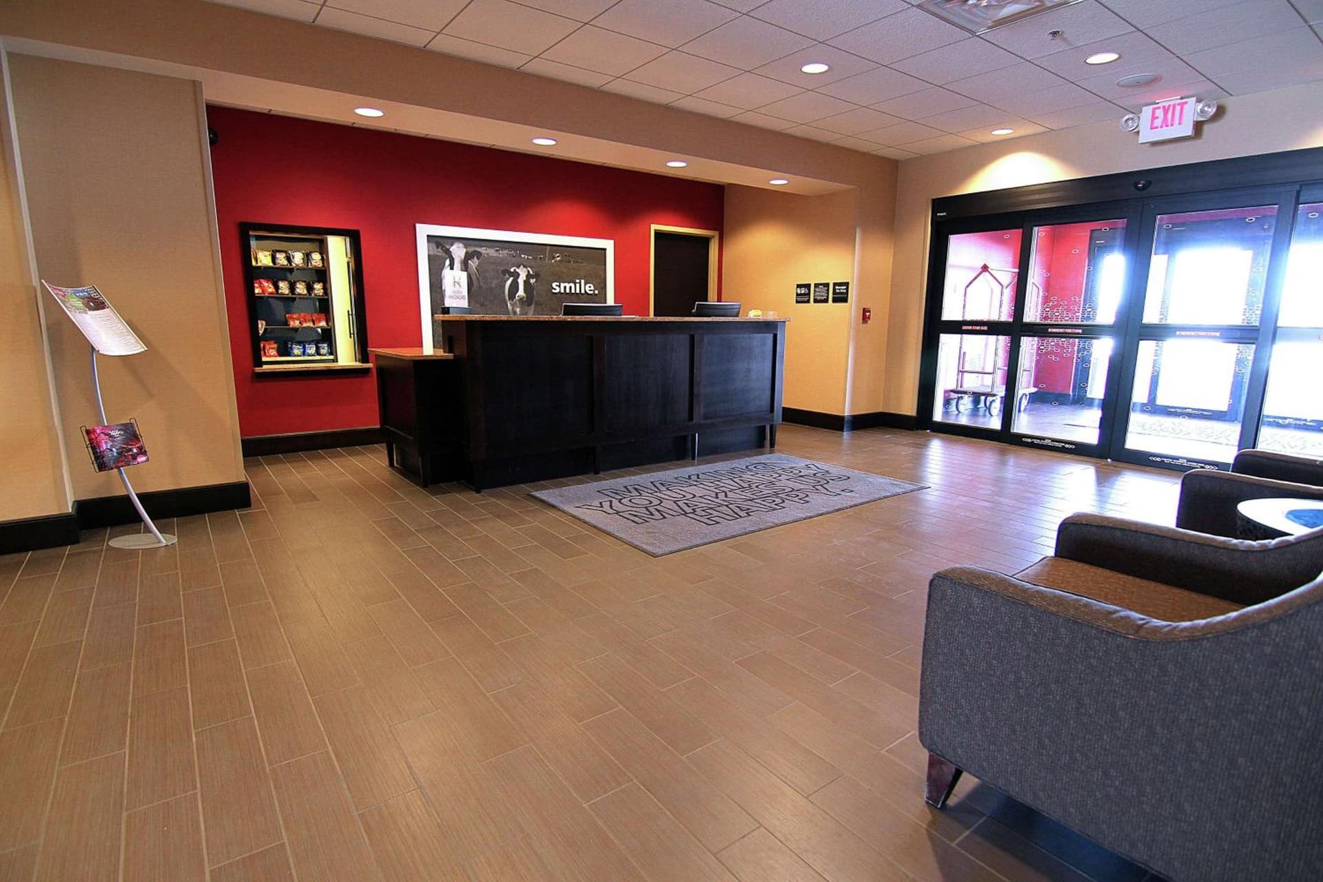 Hampton Inn & Suites Grand Forks interior in Grand Forks, ND — gallery photo 2