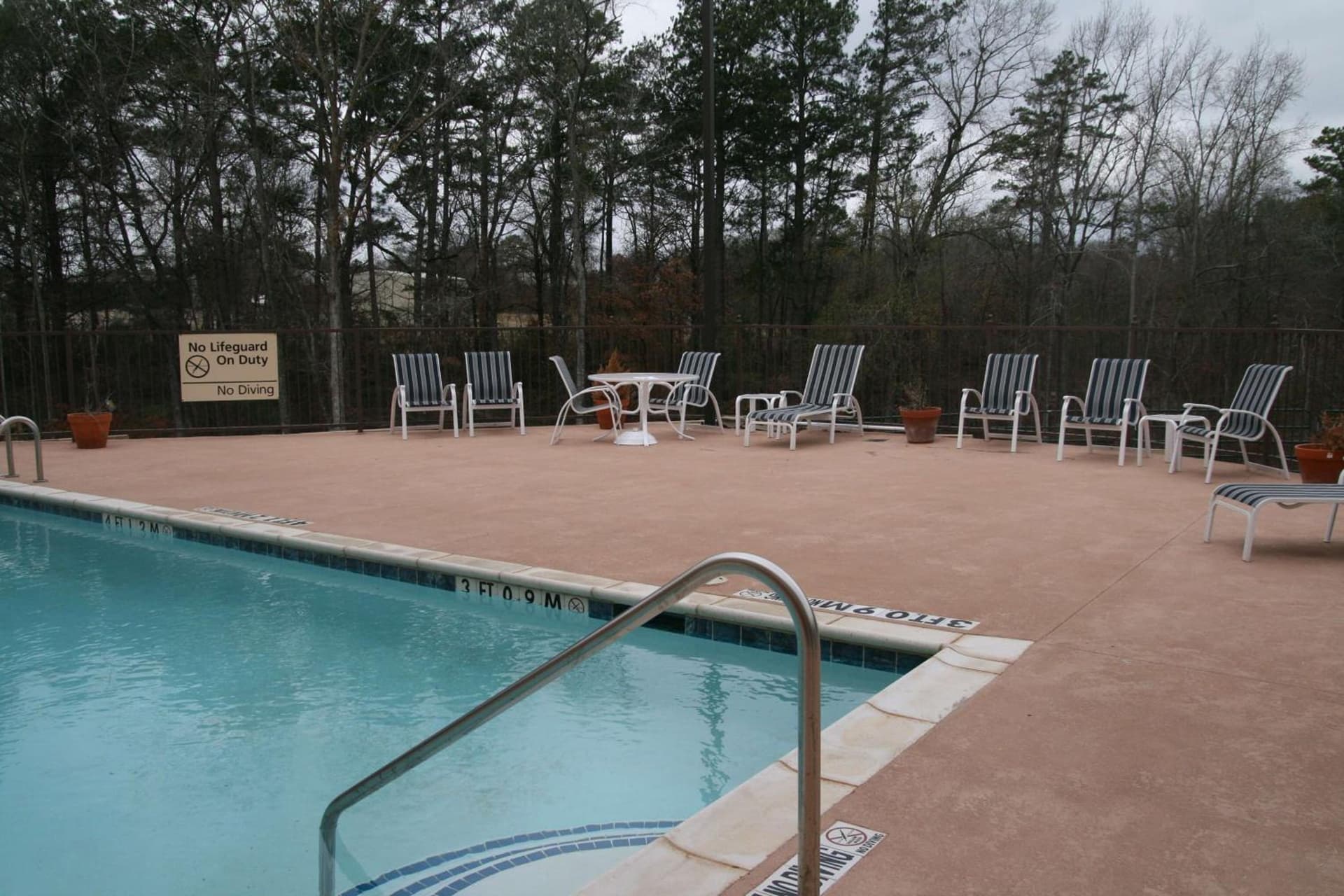 Hawthorn Extended Stay by Wyndham Kilgore interior in Kilgore, TX — gallery photo 2