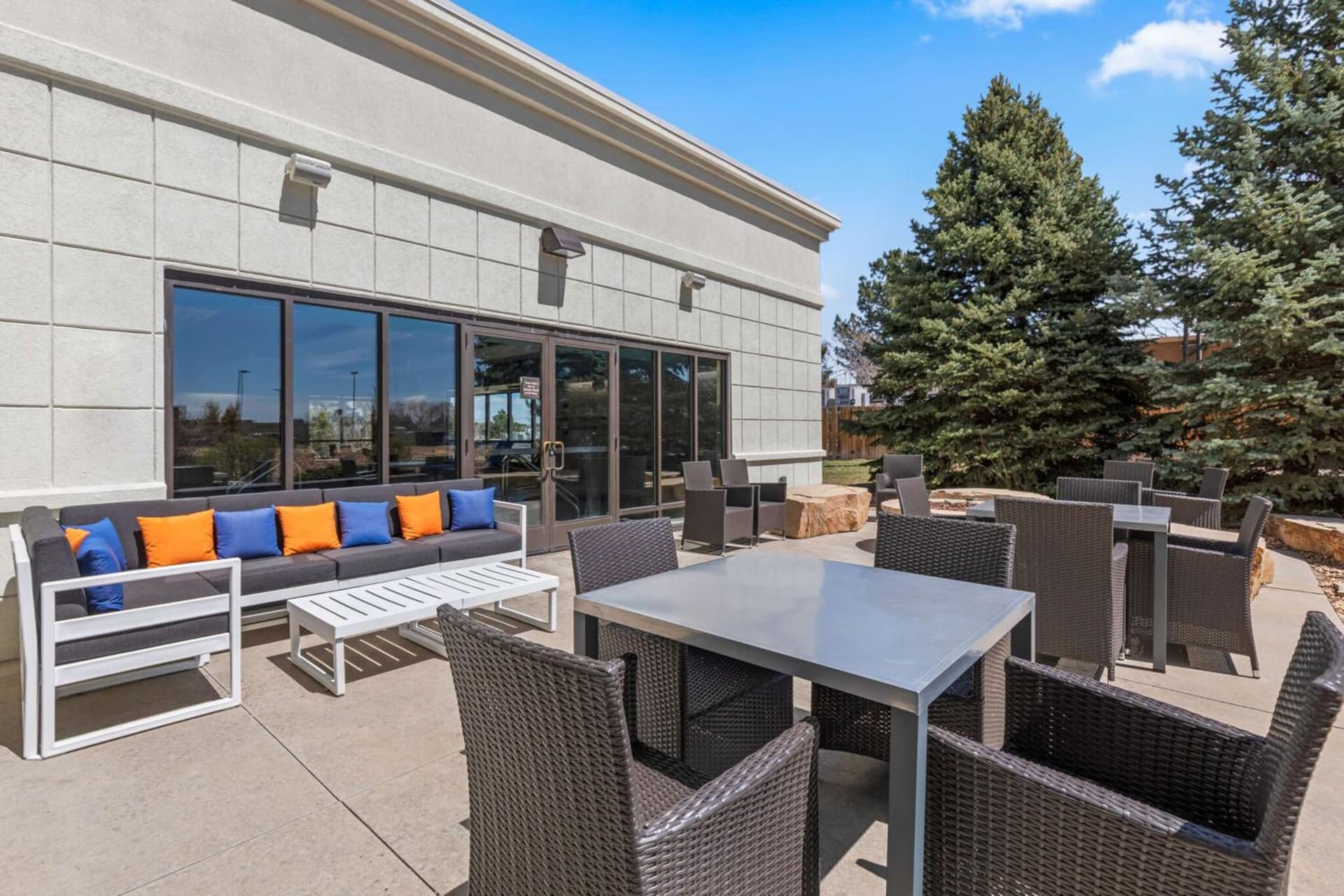 Hampton Inn & Suites Greeley gallery photo in Greeley, CO — image 39