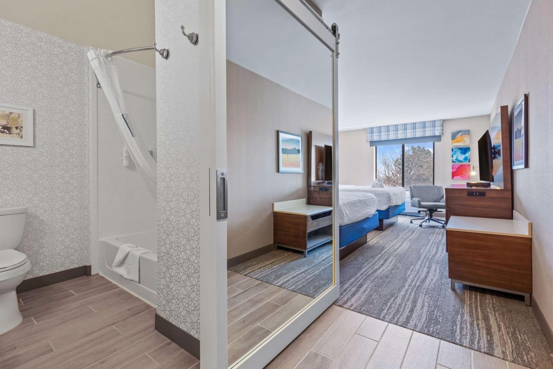 Hampton Inn & Suites Greeley gallery photo in Greeley, CO — image 31