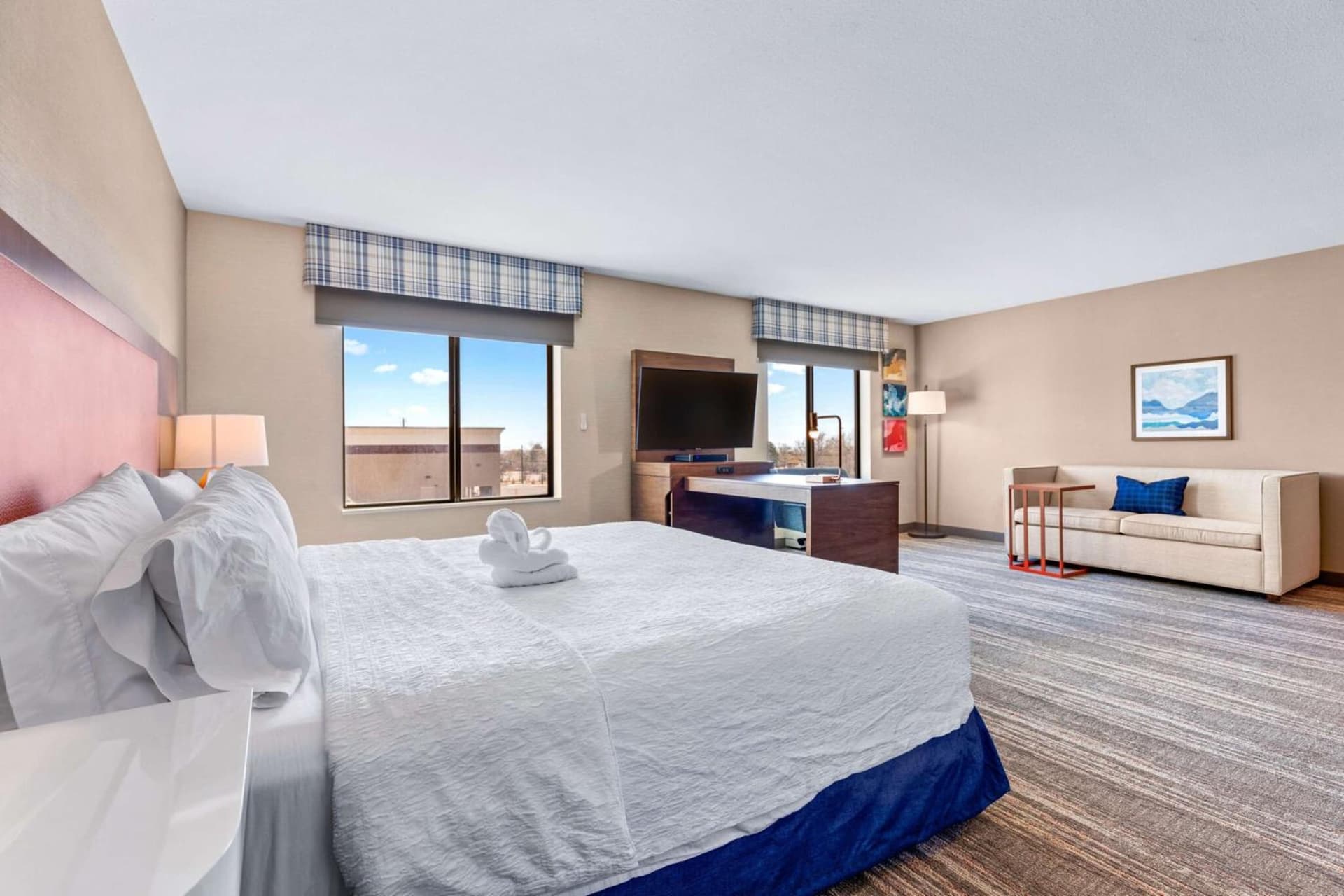 Hampton Inn & Suites Greeley gallery photo in Greeley, CO — image 34