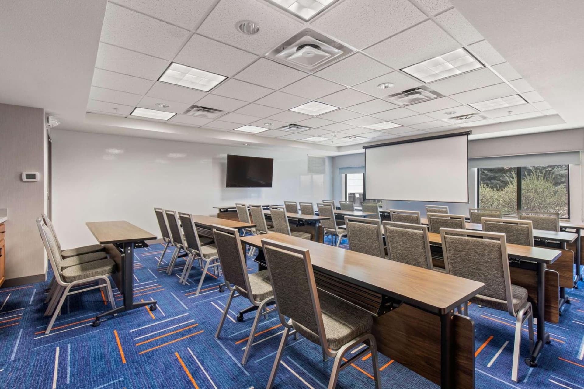 Hampton Inn & Suites Greeley gallery photo in Greeley, CO — image 16