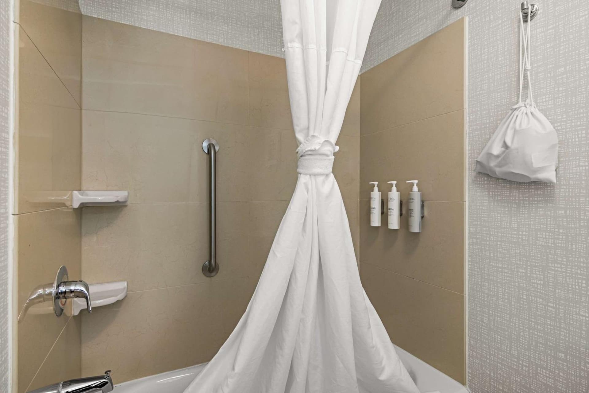 Hampton Inn & Suites Schererville gallery photo in Schererville, IN — image 18