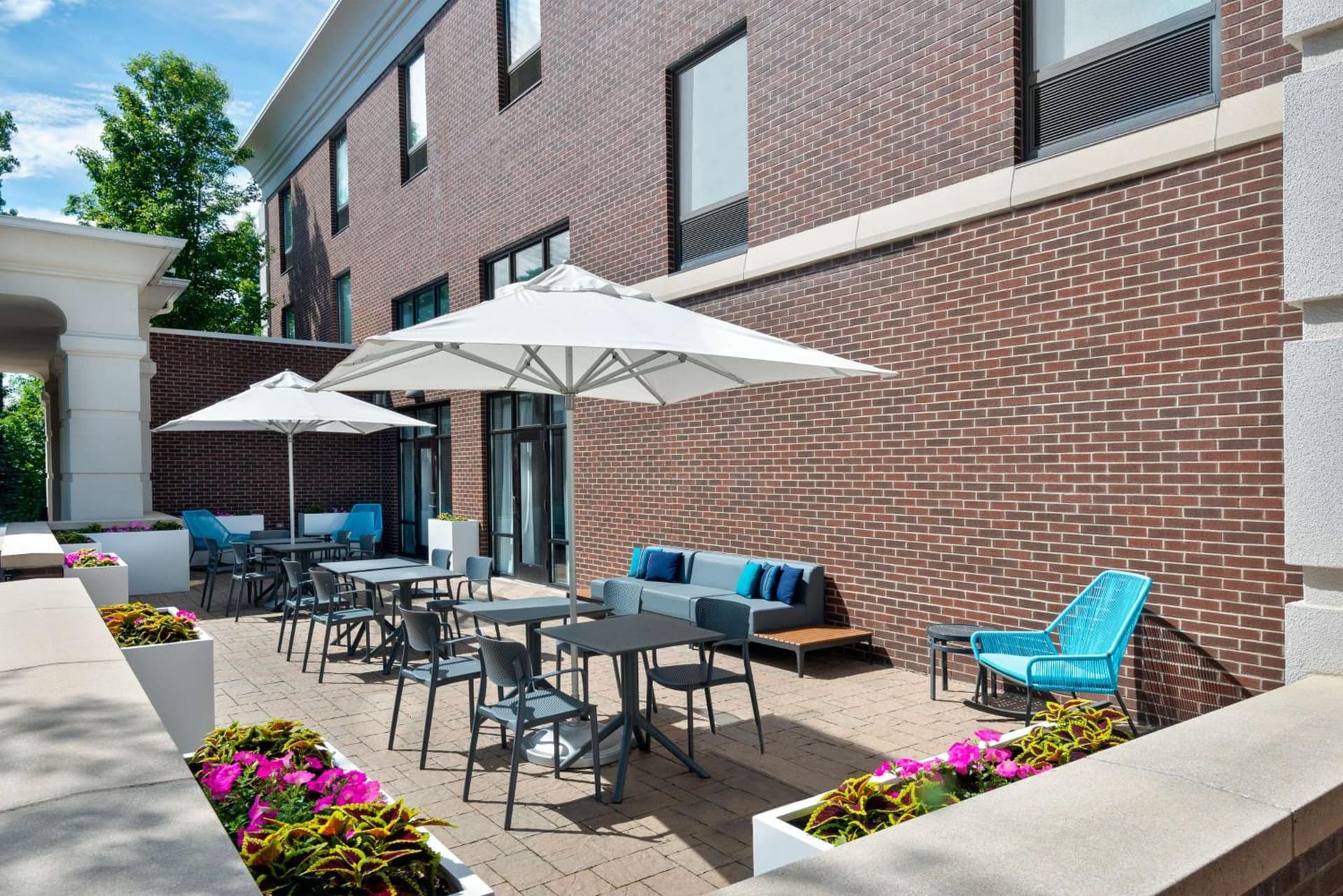 Hampton Inn and Suites Hartford/Farmington property views in Farmington — gallery photo 3