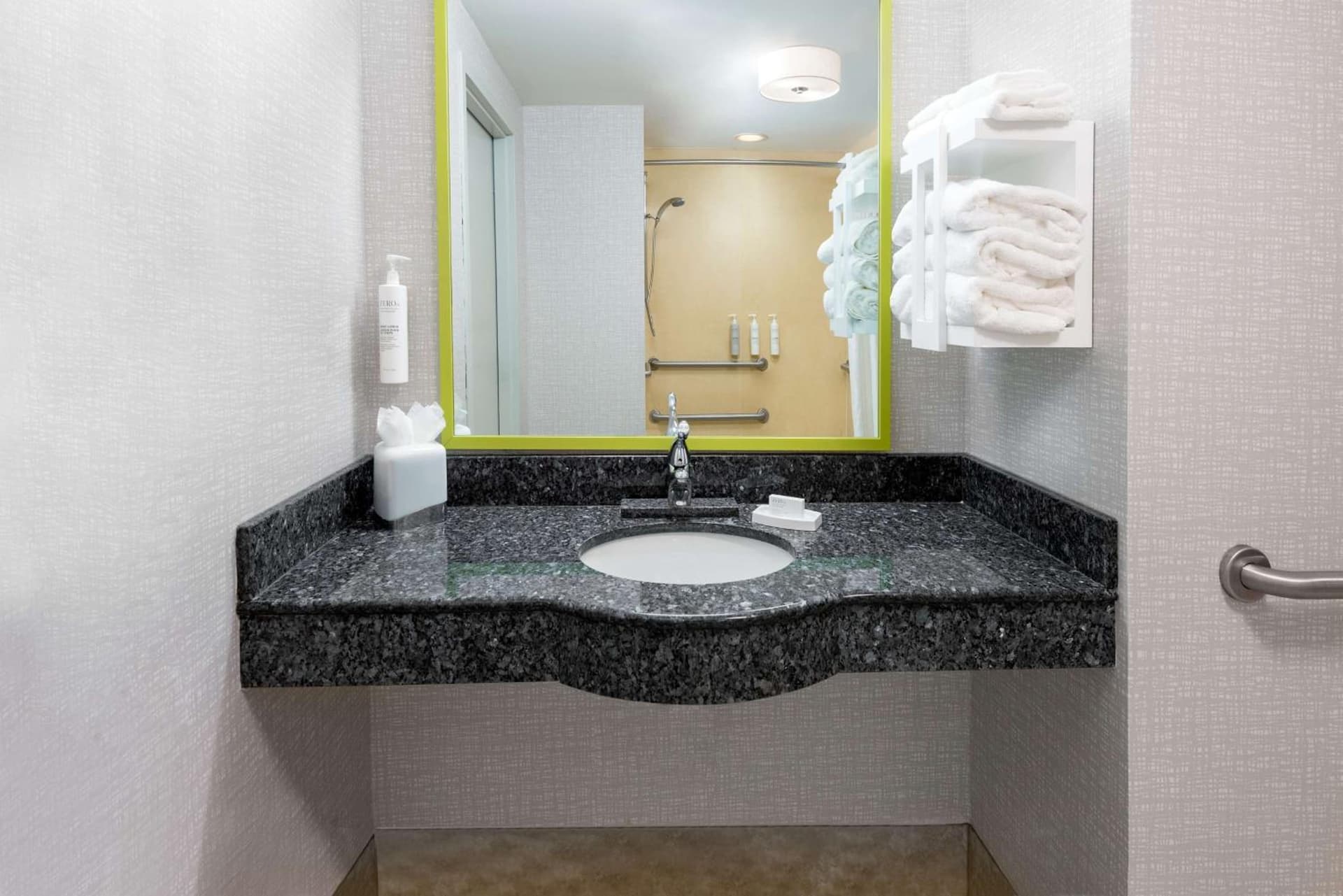 Hampton Inn and Suites Hartford/Farmington gallery photo in Farmington — image 25