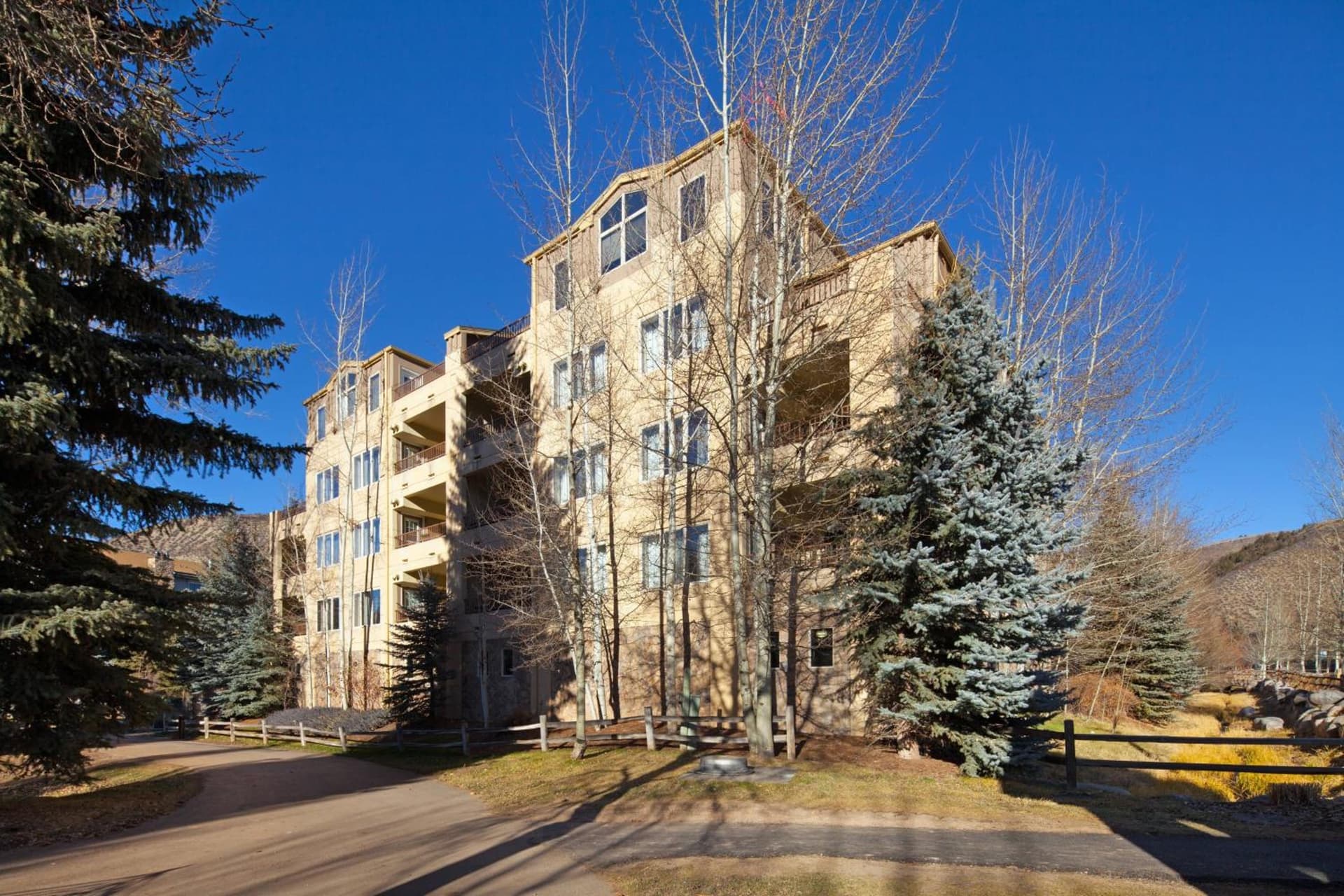 Sheraton Lakeside Terrace Villas at Mountain Vista, Avon, Vail Valley — hotel in Avon, Colorado