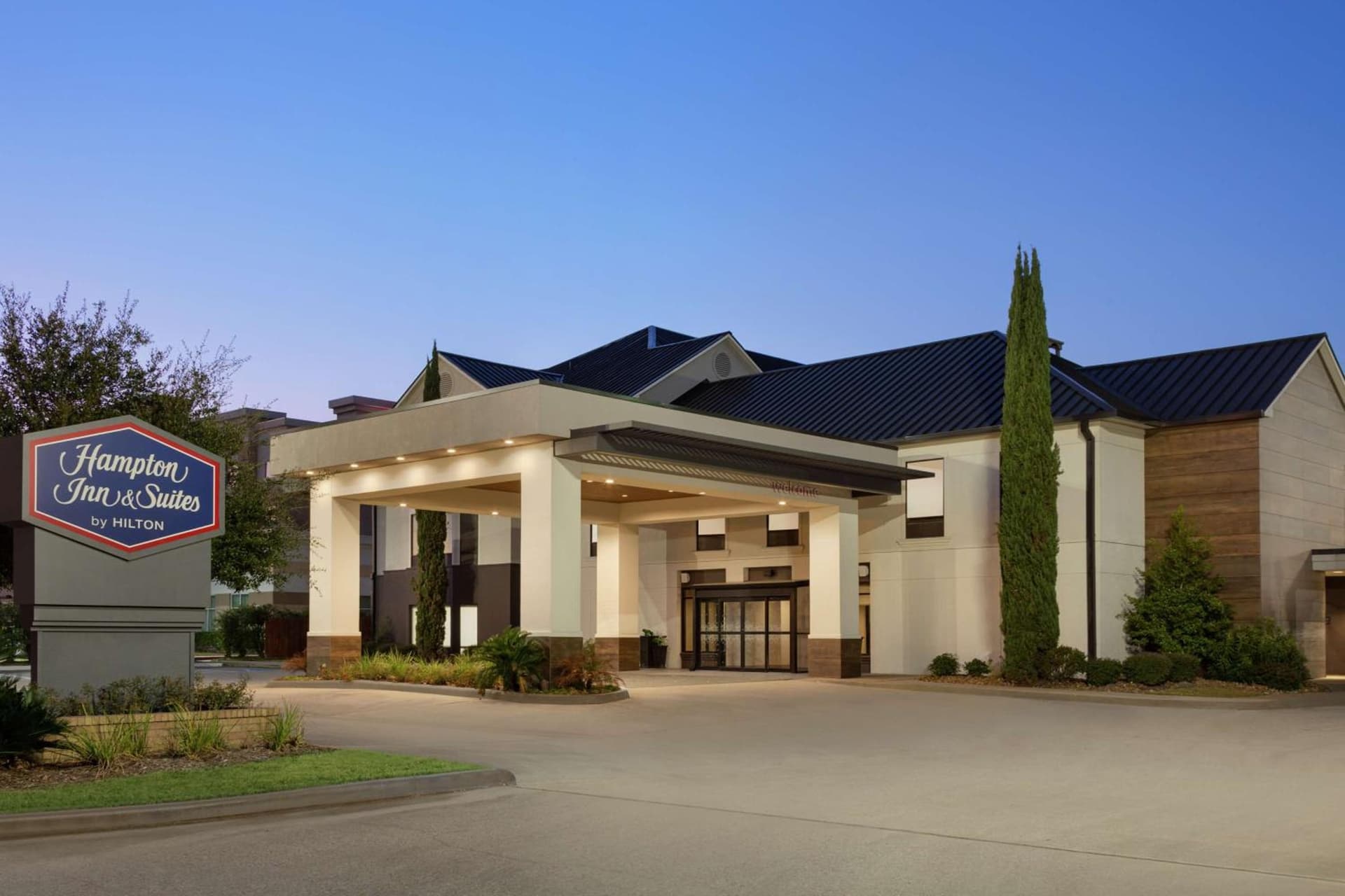 Hampton Inn & Suites Houston-Cypress Station interior in Westfield, TX — gallery photo 2