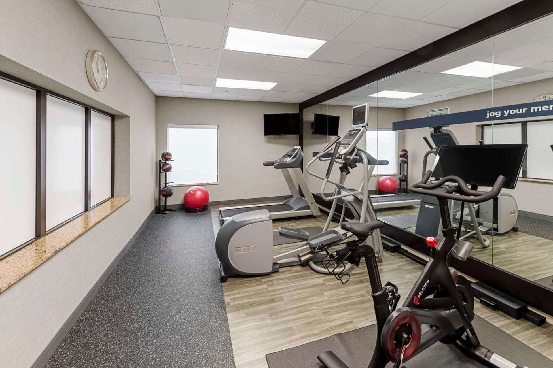 Hampton Inn Nanuet gallery photo in Nanuet, NY — image 33