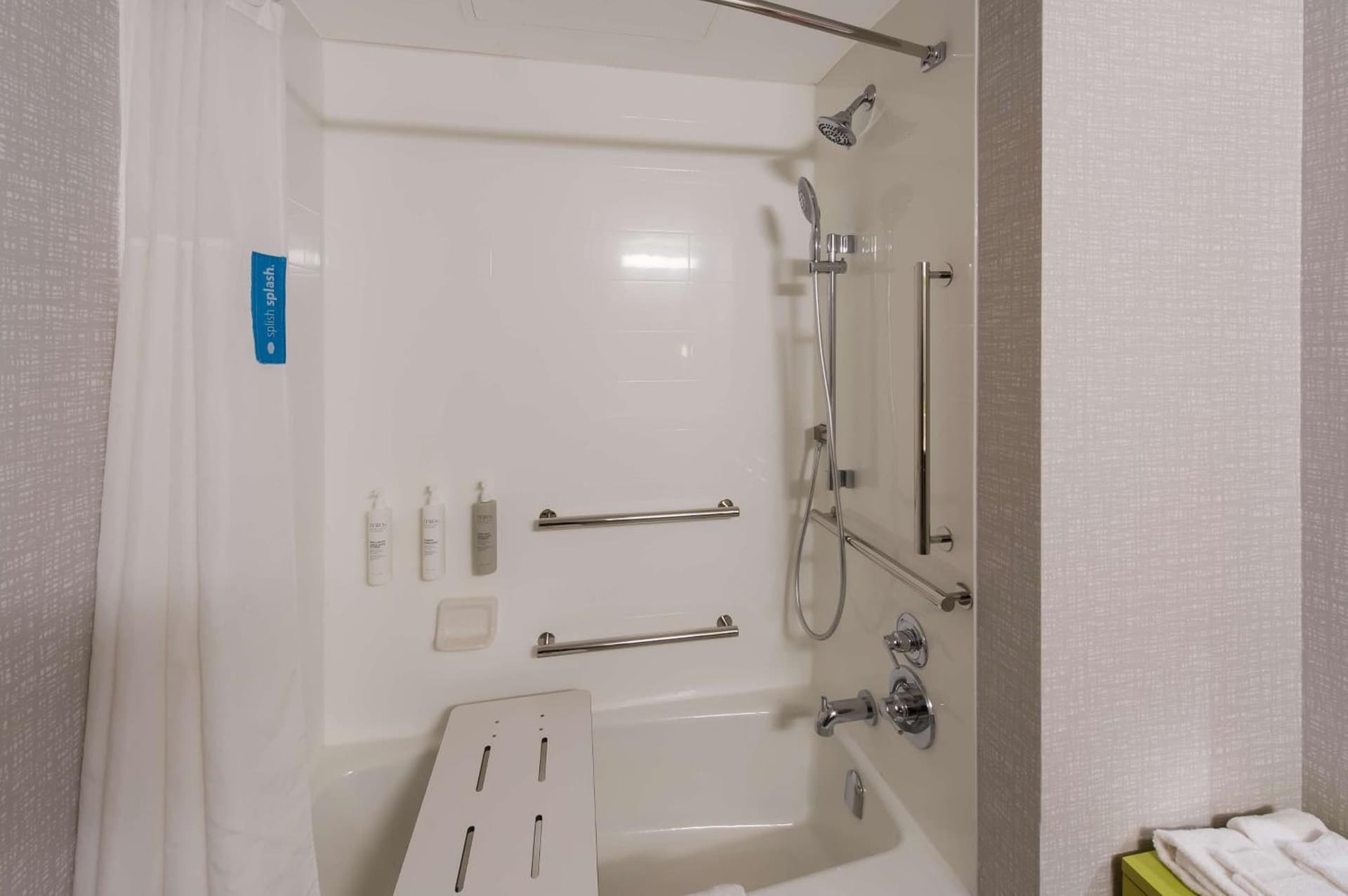 Hampton Inn Nanuet property views in Nanuet, NY — gallery photo 3