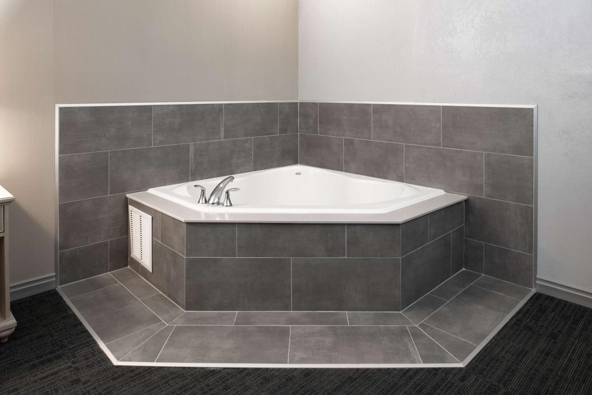 Hampton Inn & Suites - Cape Cod / West Yarmouth gallery photo in West Yarmouth, MA — image 31