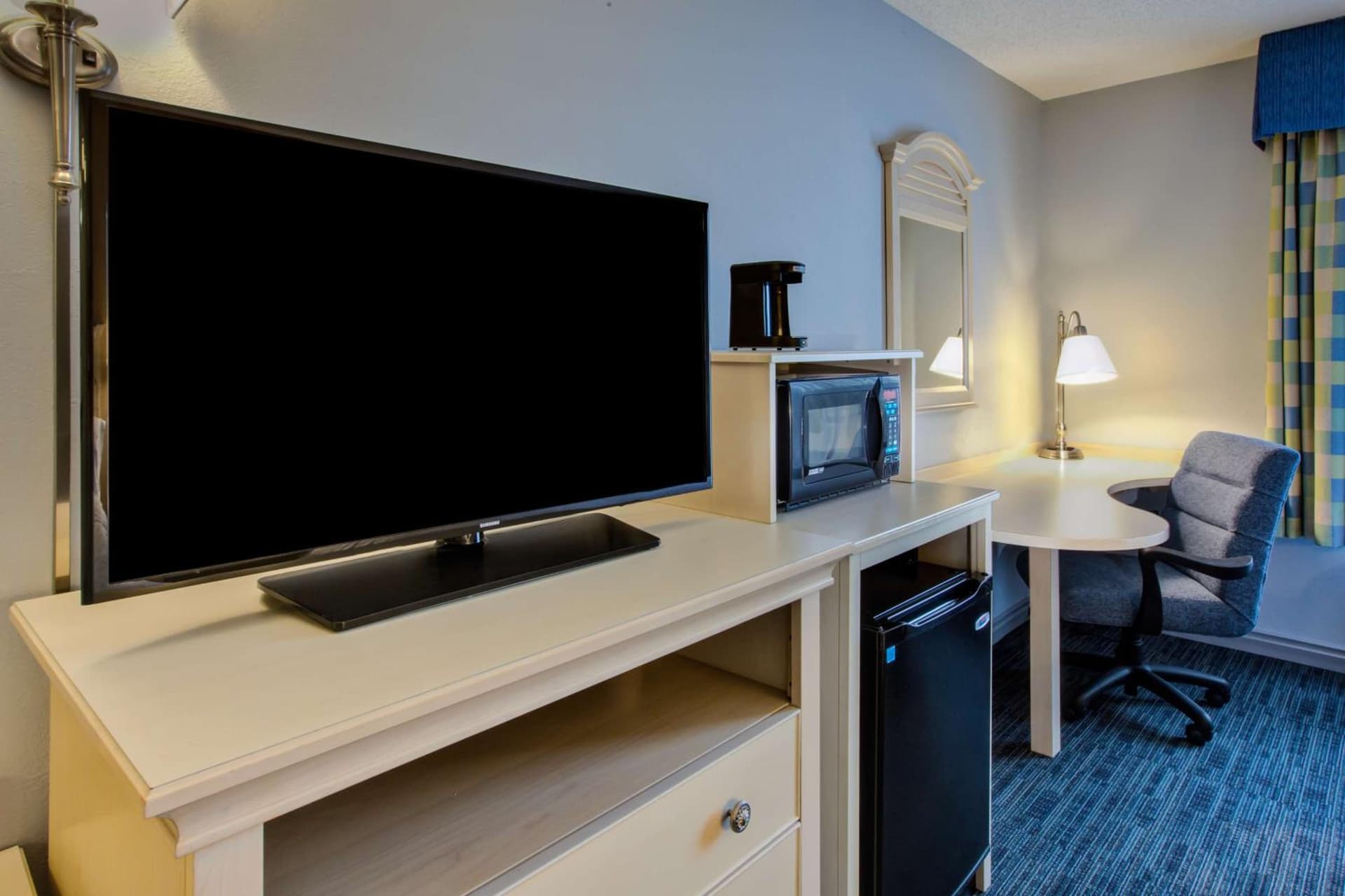 Hampton Inn & Suites - Cape Cod / West Yarmouth gallery photo in West Yarmouth, MA — image 25