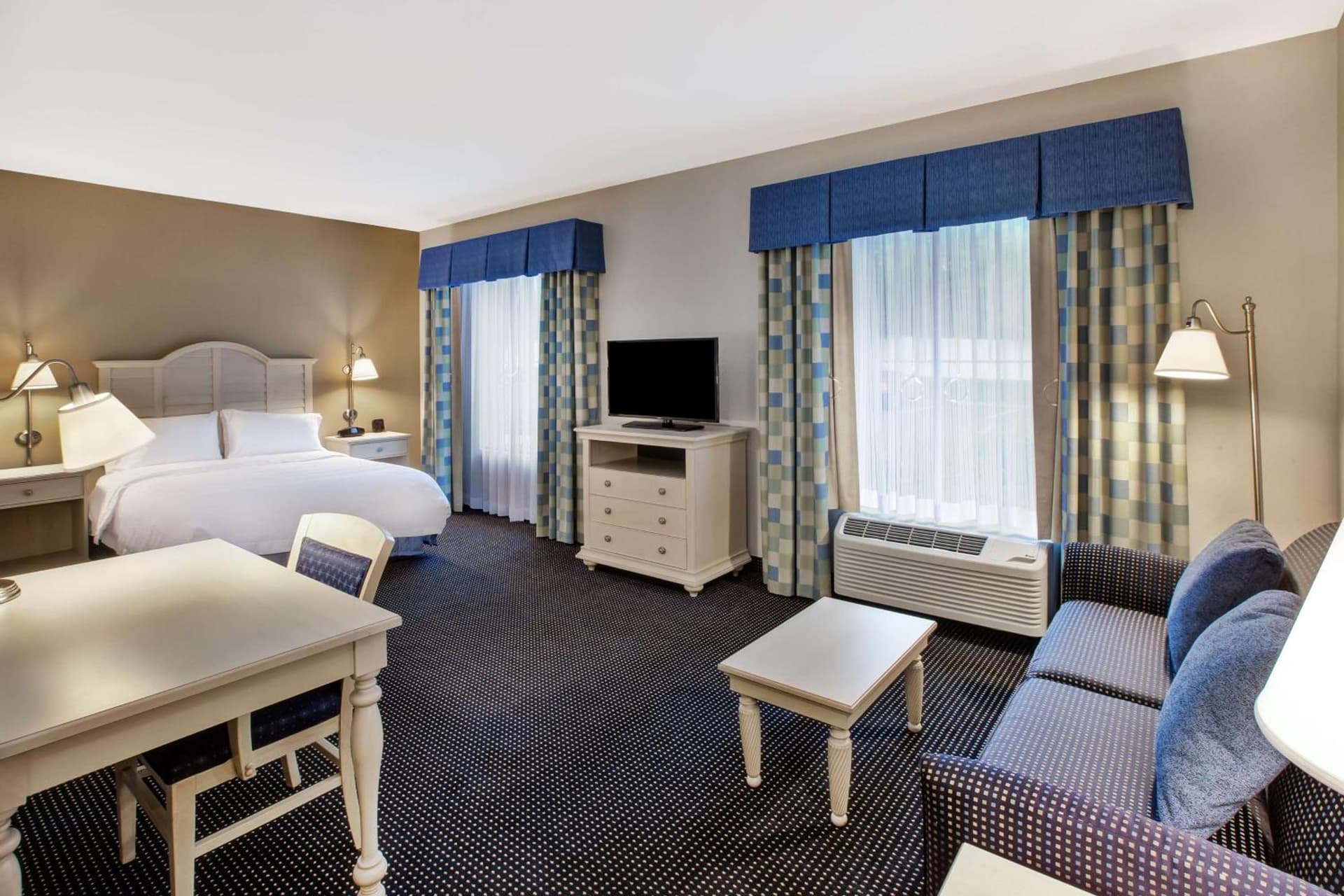 Hampton Inn & Suites - Cape Cod / West Yarmouth gallery photo in West Yarmouth, MA — image 23