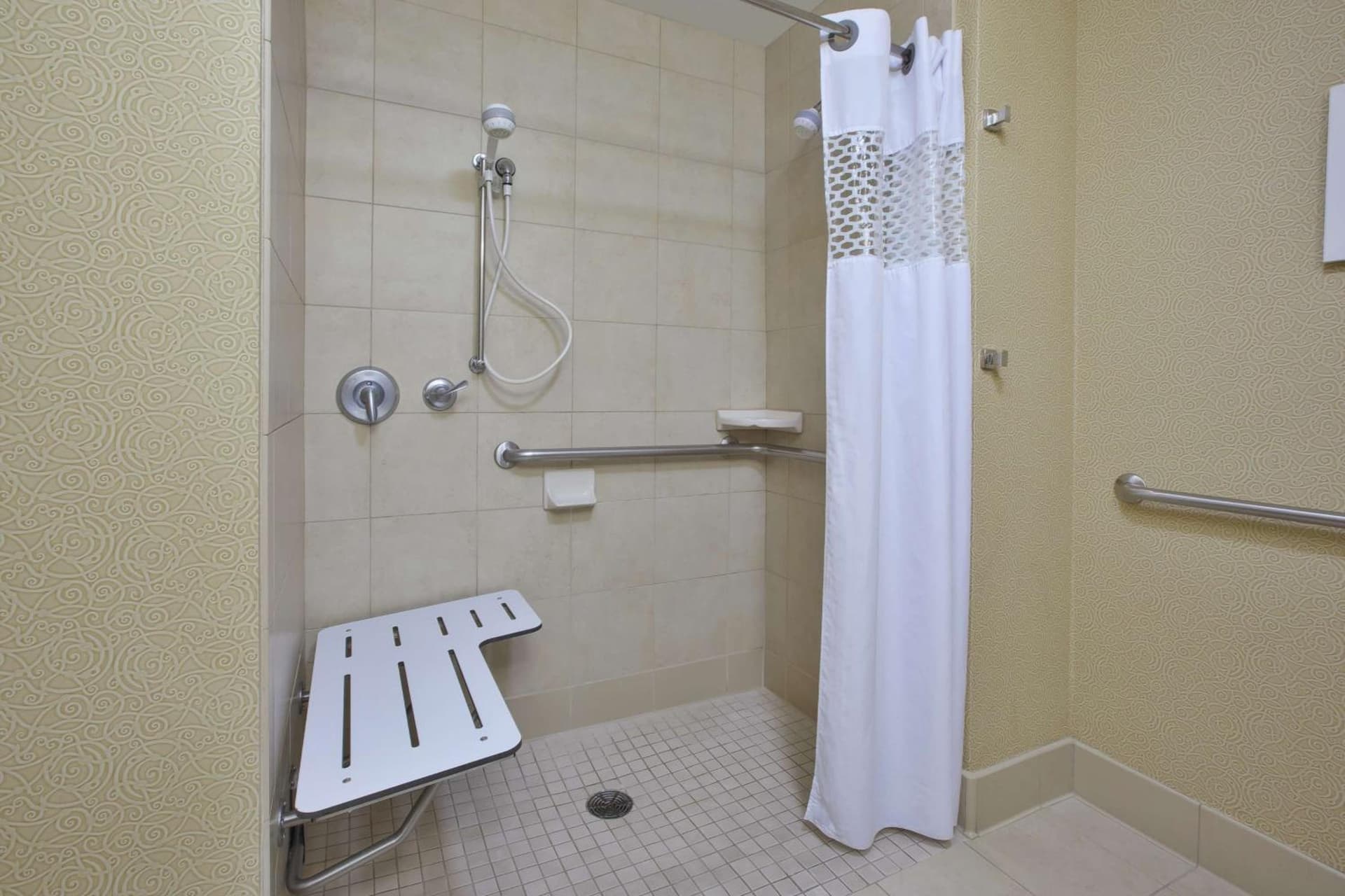 Hampton Inn & Suites Wichita-Northeast interior in Wichita, KS — gallery photo 2