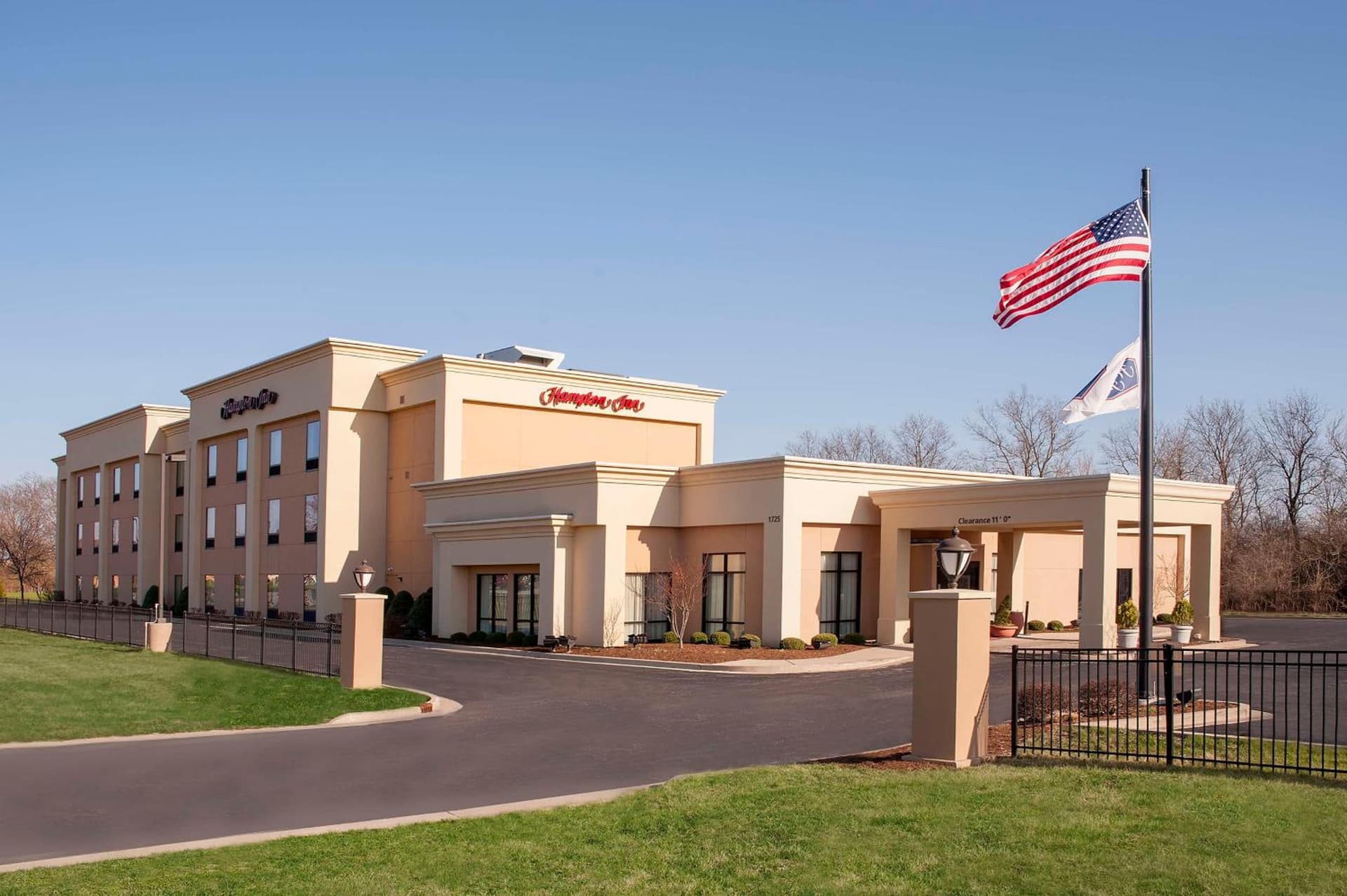 Hampton Inn Jacksonville featured exterior or lobby in Jacksonville, IL — similar hotel