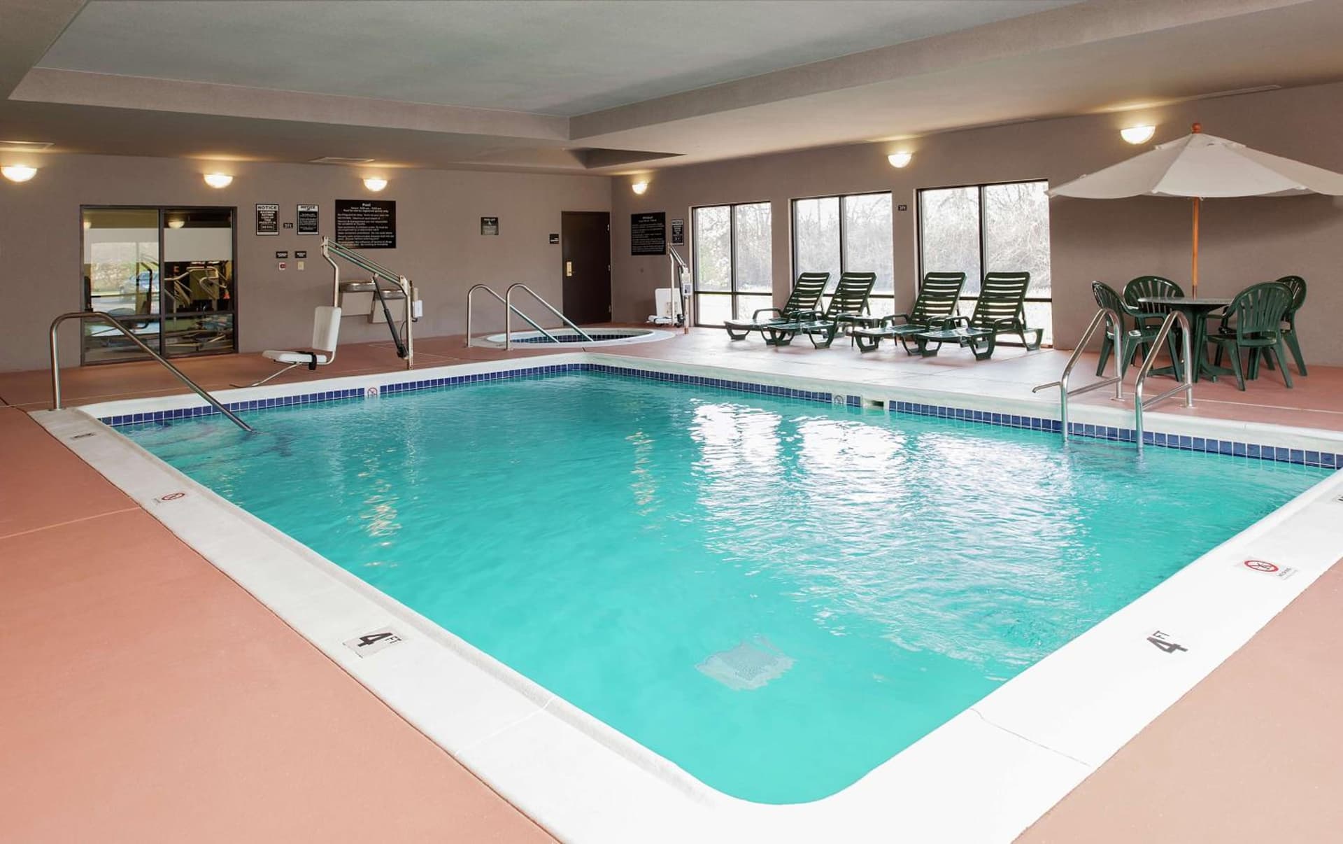 Hampton Inn Jacksonville property views in Jacksonville, IL — gallery photo 3