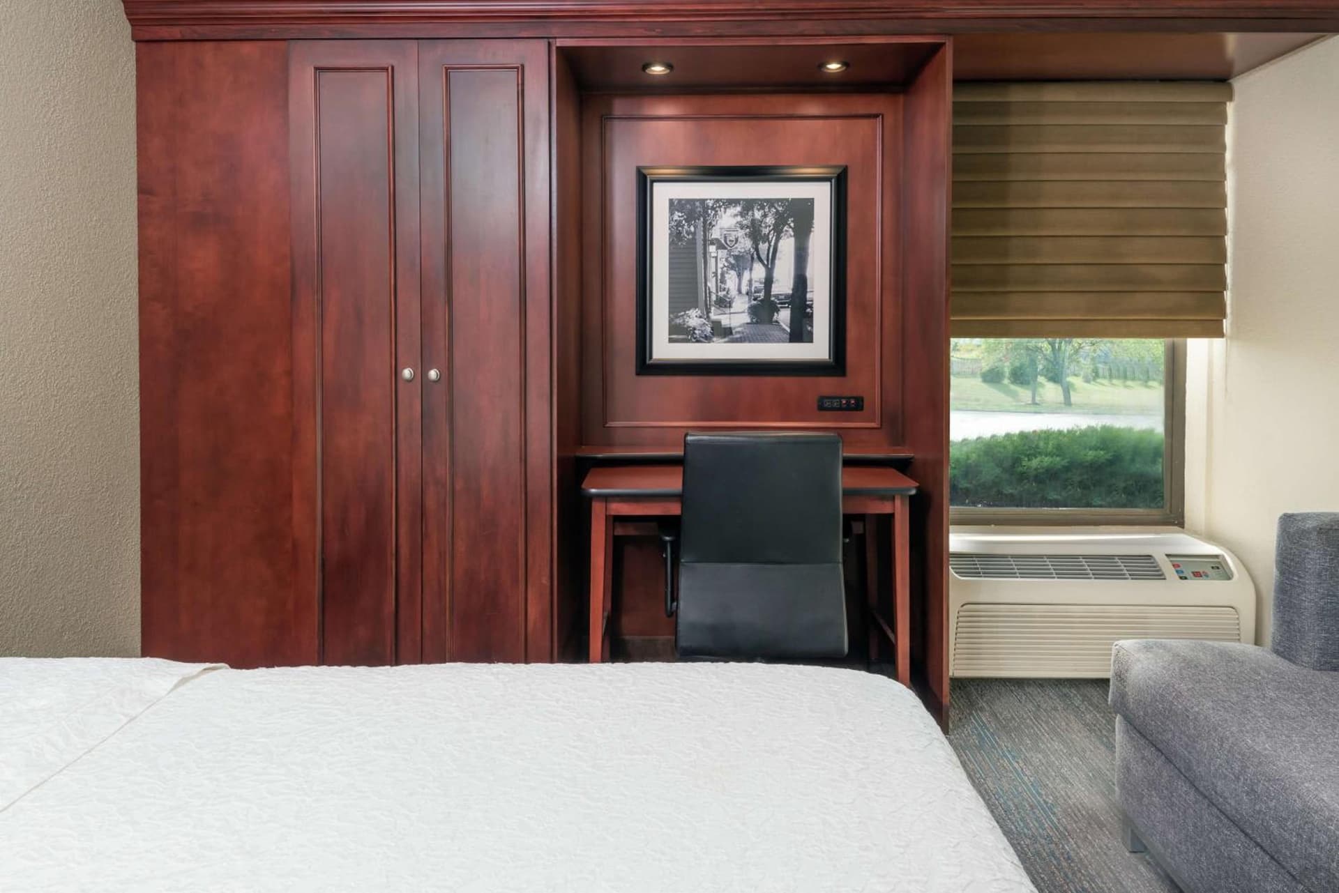 Hampton Inn by Hilton Indianapolis-South gallery photo in Southport, IN — image 4