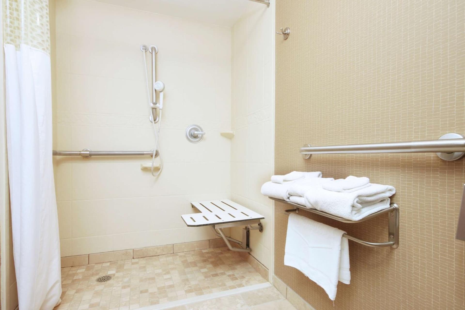 Hampton Inn by Hilton Indianapolis-South gallery photo in Southport, IN — image 27