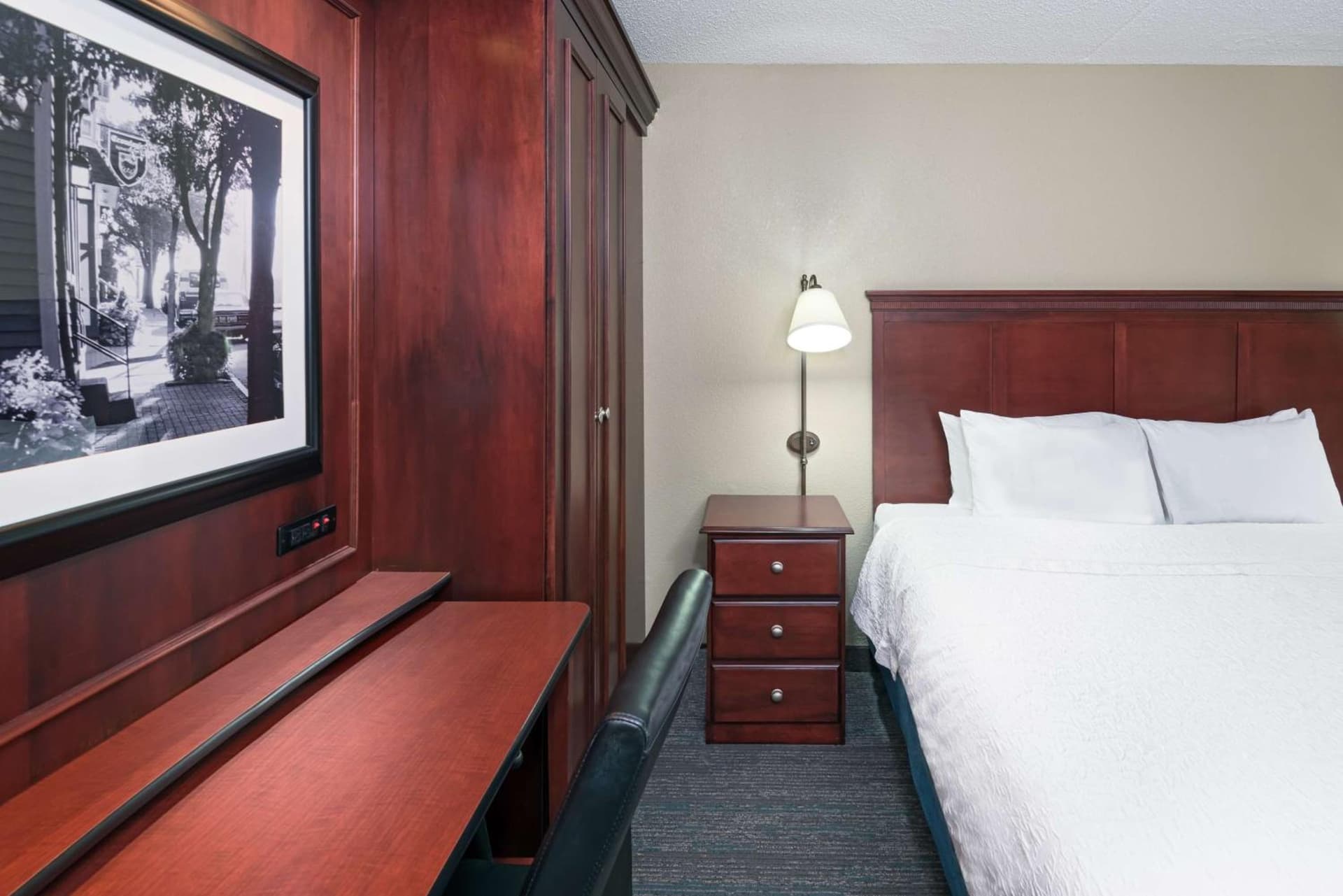 Hampton Inn by Hilton Indianapolis-South gallery photo in Southport, IN — image 5