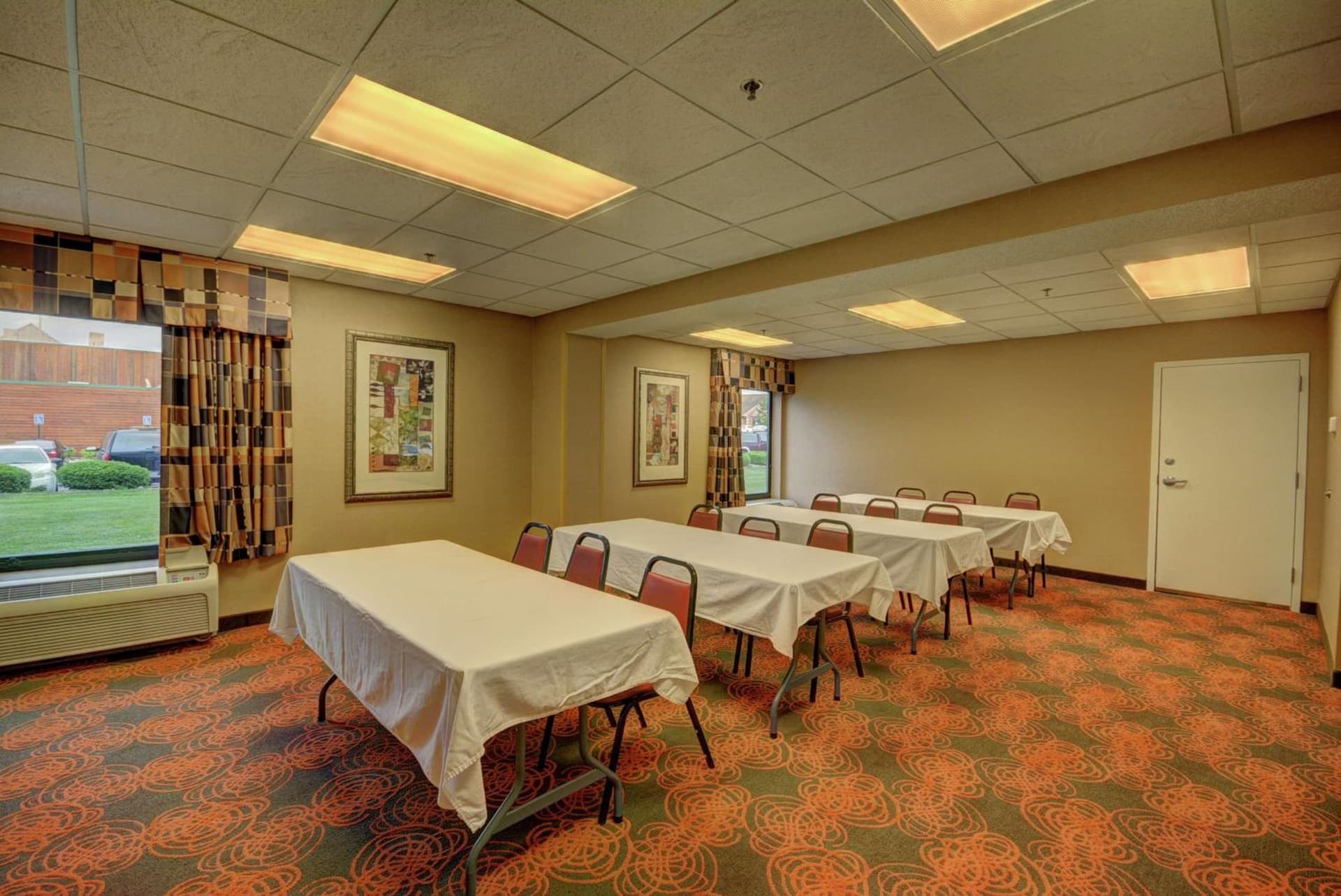 Hampton Inn by Hilton Indianapolis-South gallery photo in Southport, IN — image 8