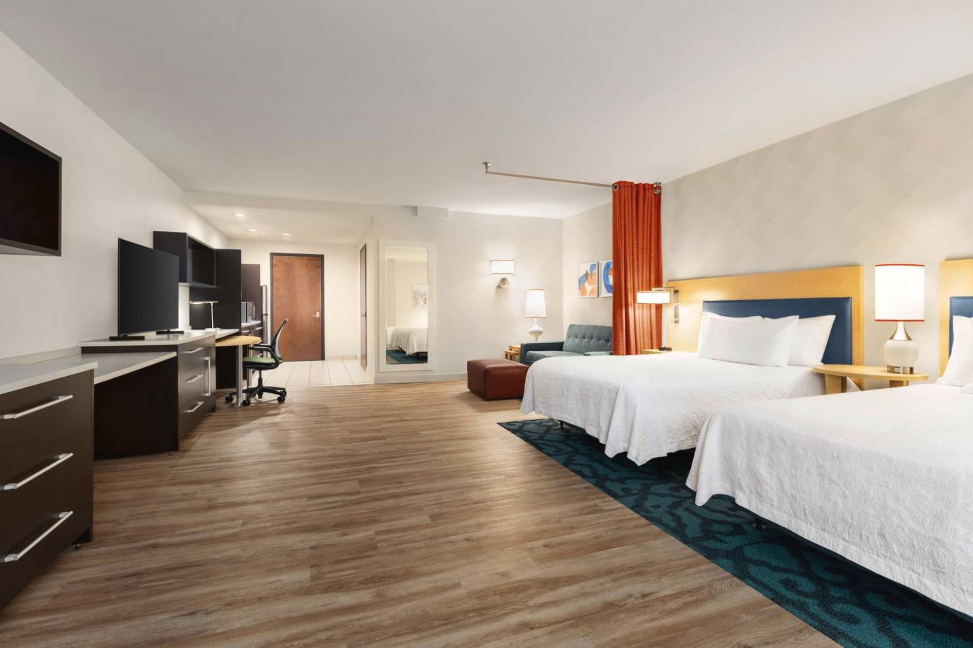 Home2 Suites Long Island City/Manhattan View gallery photo in Queens, NY — image 4