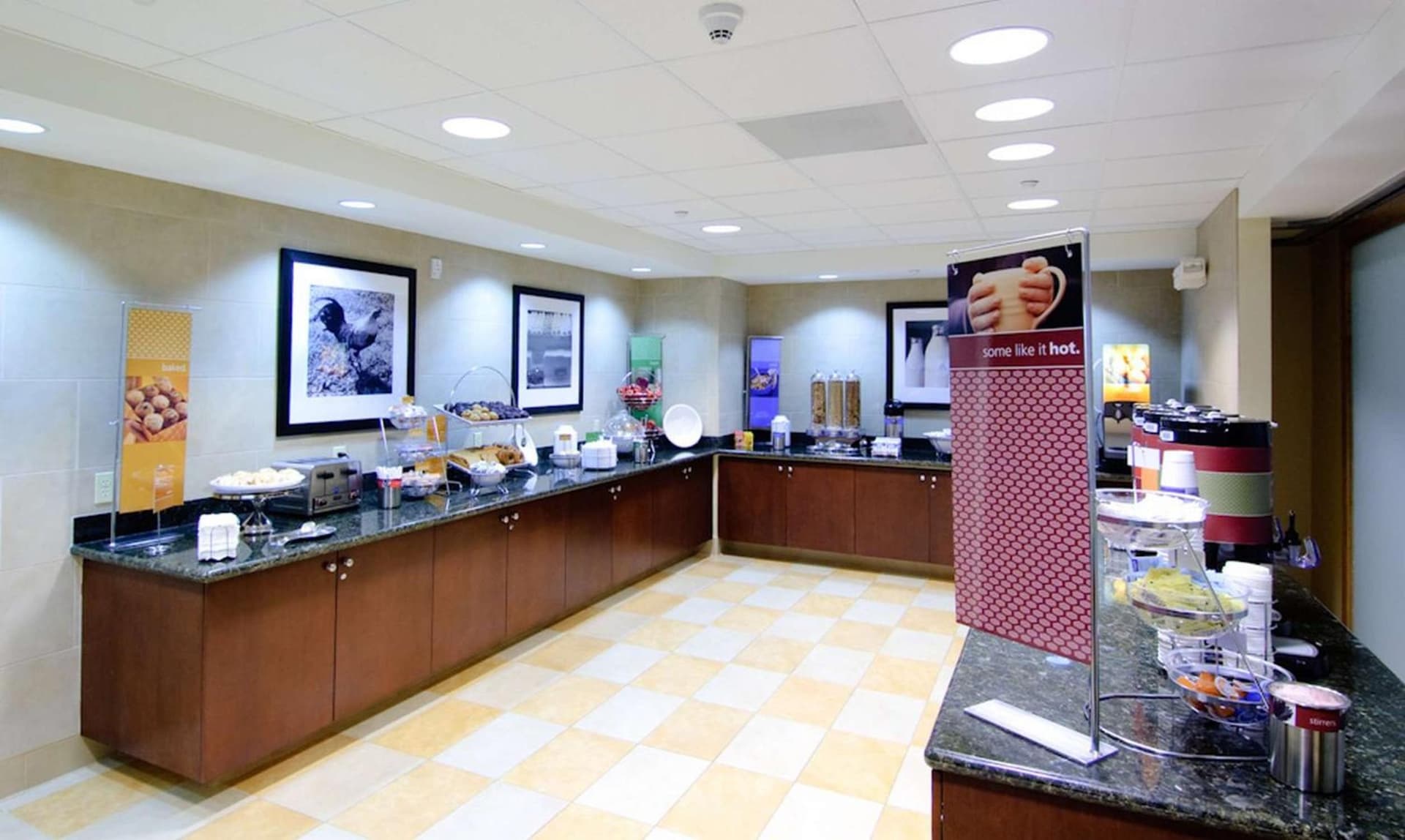 Hampton Inn & Suites Moreno Valley gallery photo in Moreno Valley, CA — image 5