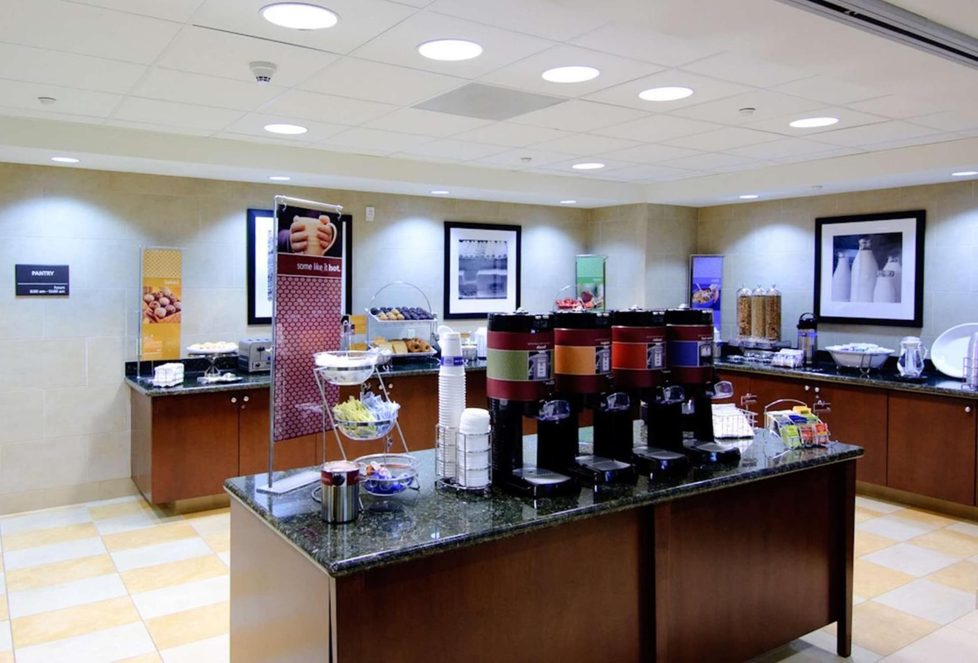 Hampton Inn & Suites Moreno Valley gallery photo in Moreno Valley, CA — image 40