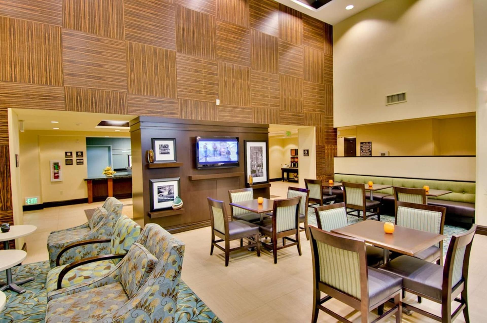 Hampton Inn & Suites Moreno Valley gallery photo in Moreno Valley, CA — image 36