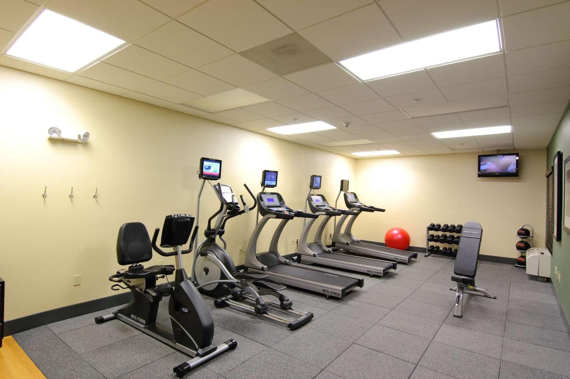 Hampton Inn & Suites Moreno Valley gallery photo in Moreno Valley, CA — image 19