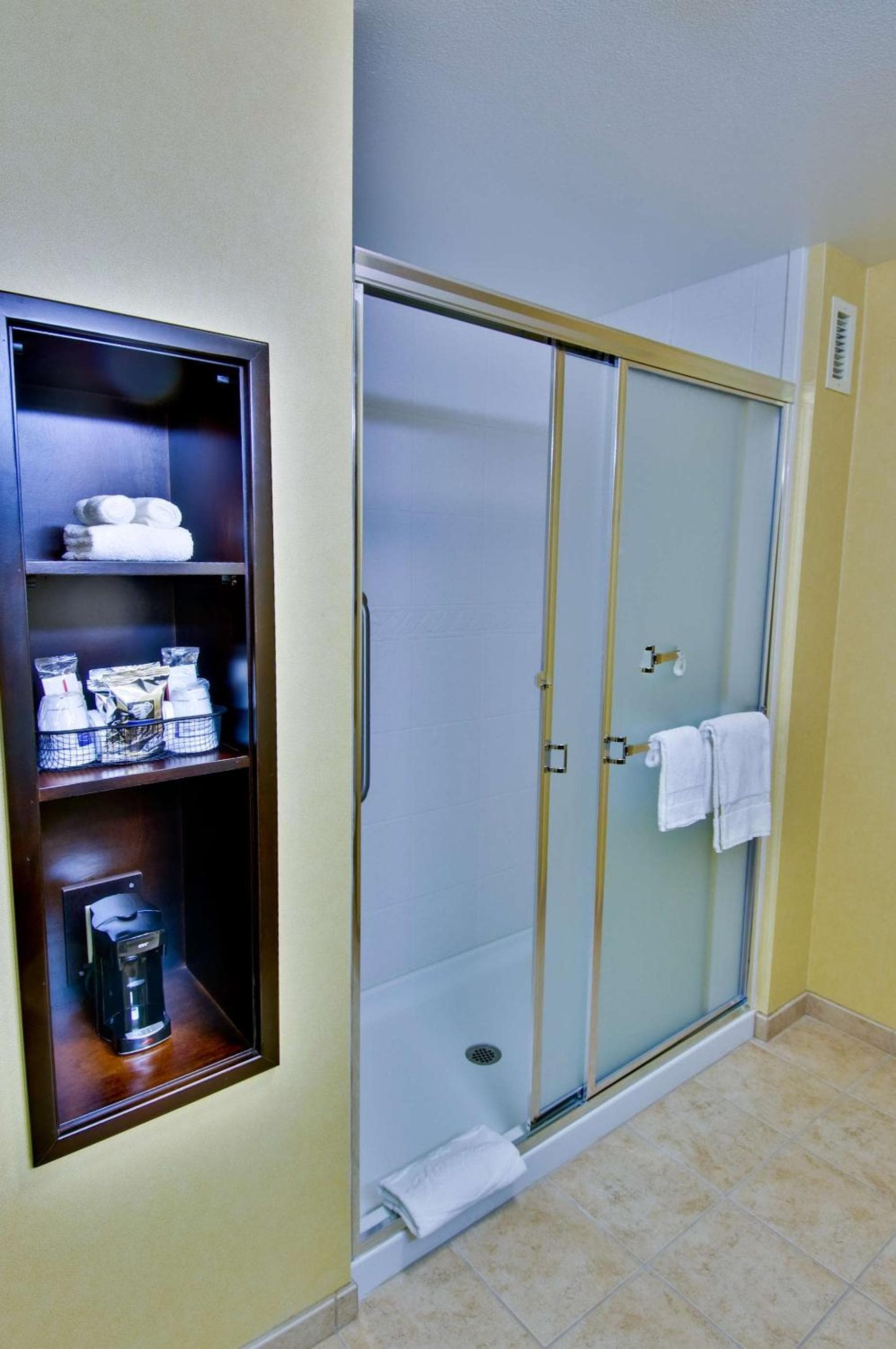 Hampton Inn & Suites Moreno Valley gallery photo in Moreno Valley, CA — image 30