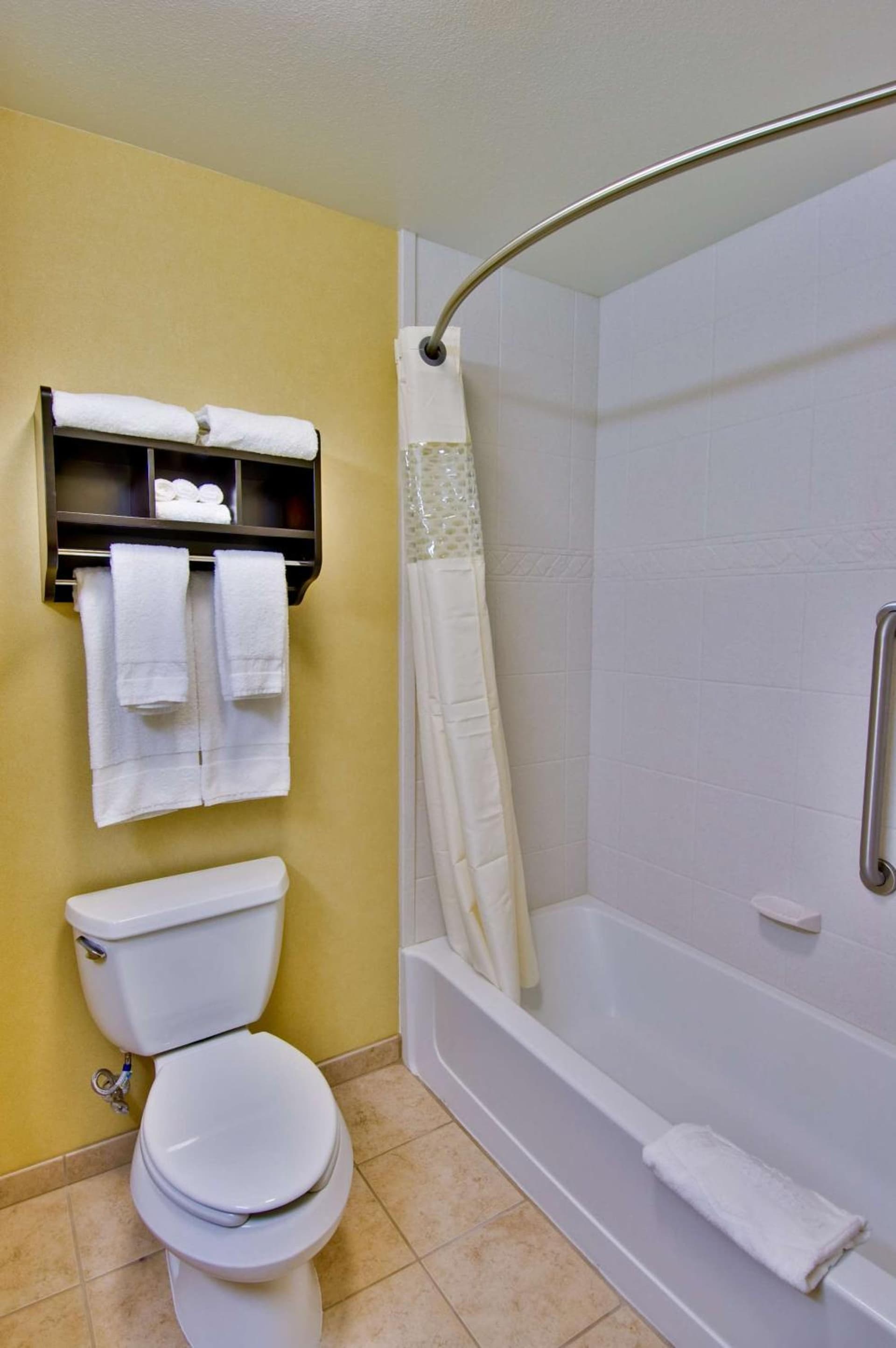Hampton Inn & Suites Moreno Valley property views in Moreno Valley, CA — gallery photo 3