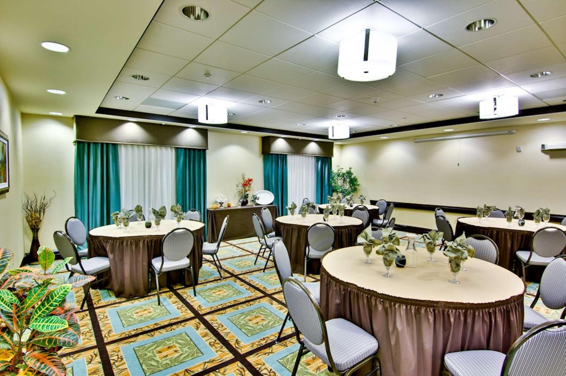 Hampton Inn & Suites Moreno Valley gallery photo in Moreno Valley, CA — image 8