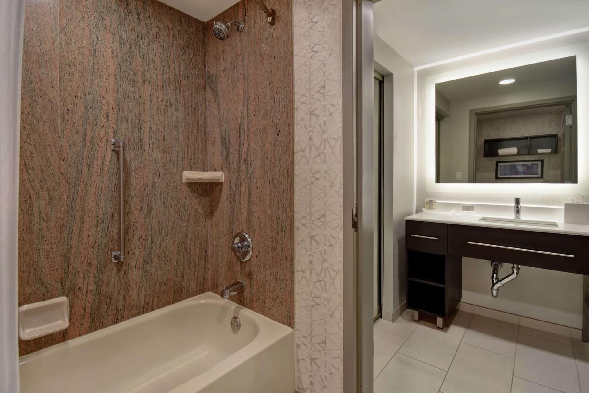 Homewood Suites by Hilton Edgewater-NYC Area gallery photo in Edgewater, NJ — image 8