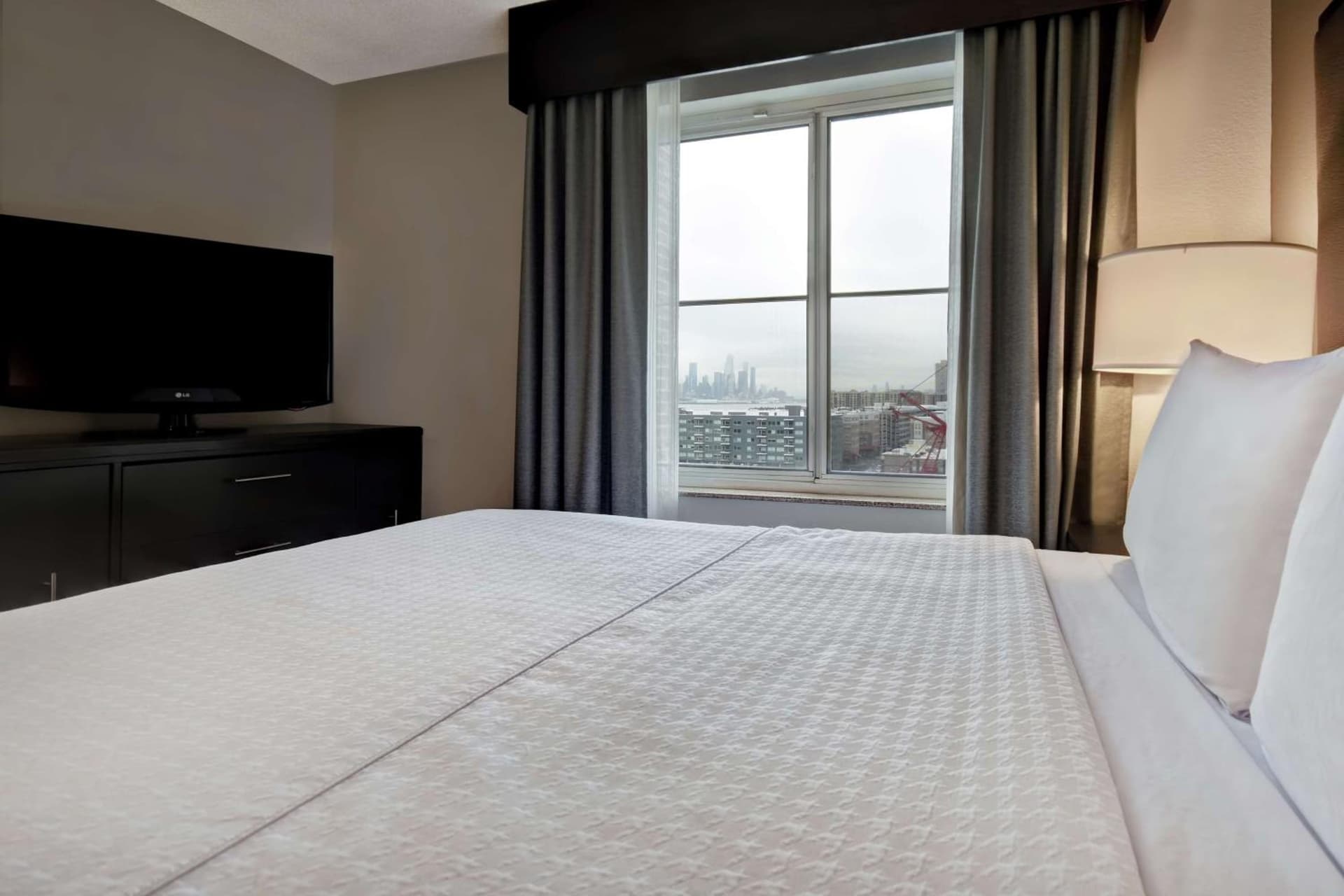 Homewood Suites by Hilton Edgewater-NYC Area gallery photo in Edgewater, NJ — image 6