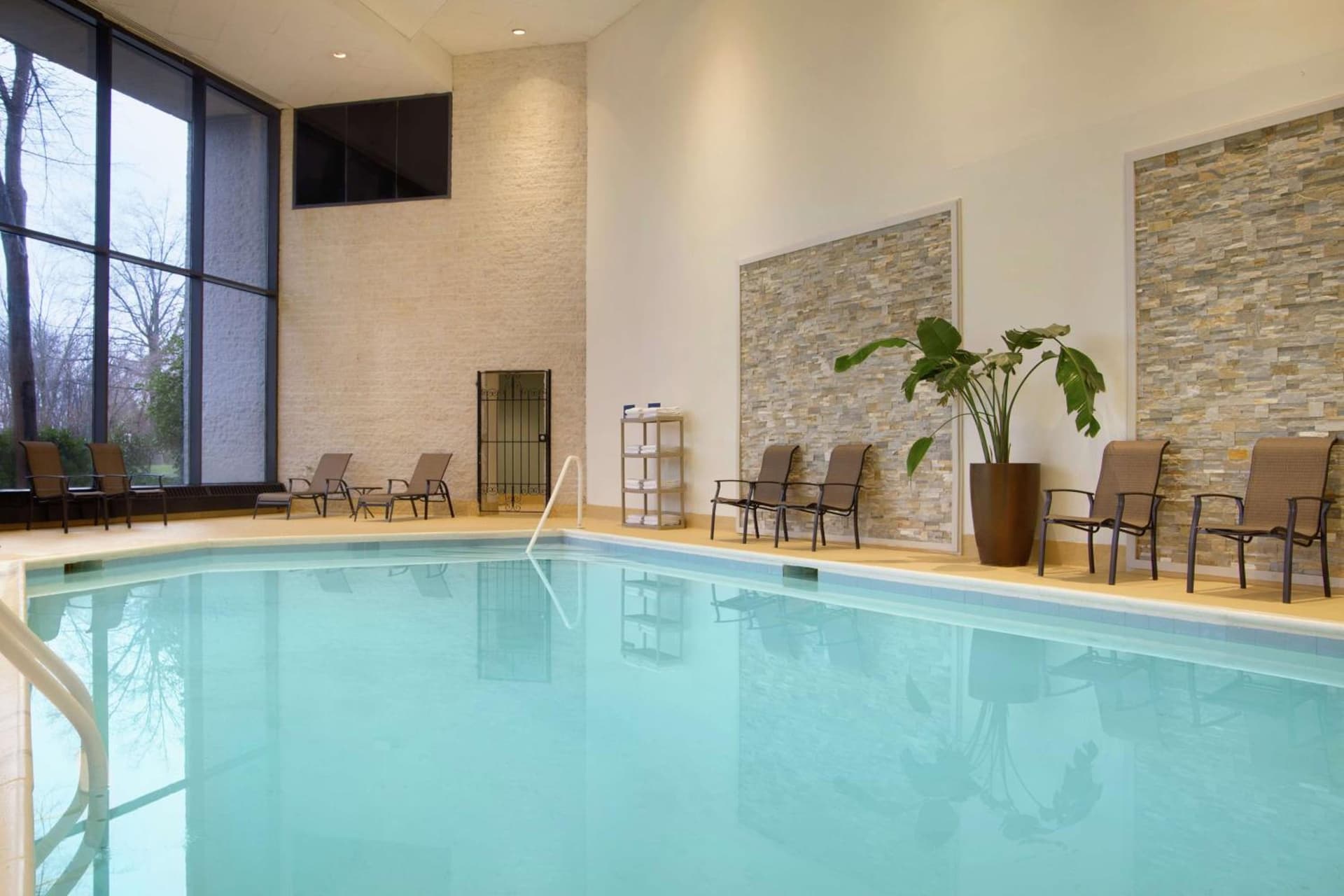 DoubleTree by Hilton Hotel & Executive Meeting Center Somerset property views in Somerset, NJ — gallery photo 3