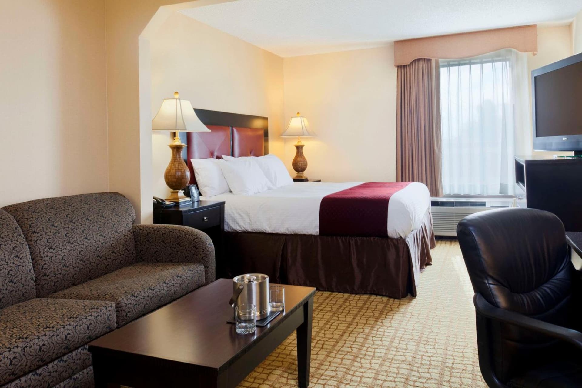 DoubleTree by Hilton Springdale gallery photo in Springdale, AR — image 8