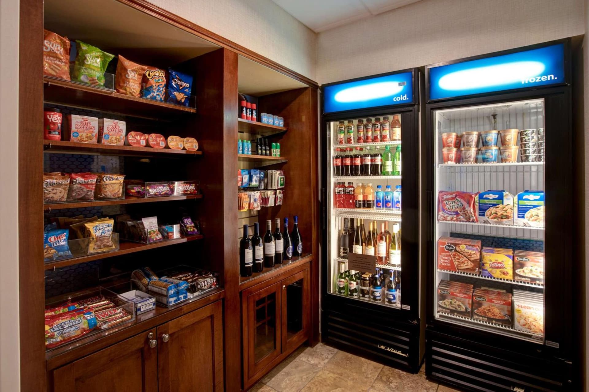 Hampton Inn & Suites Greenville-Downtown-Riverplace gallery photo in Greenville, SC — image 32