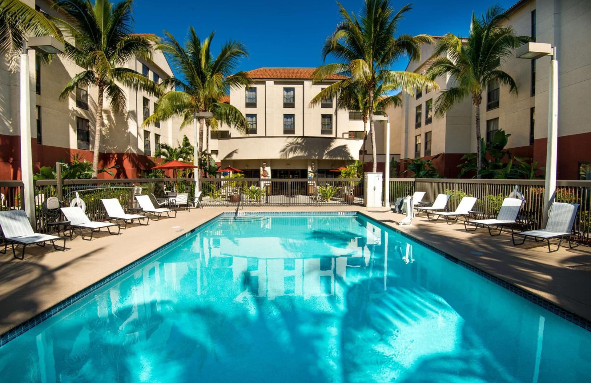 Hampton Inn & Suites Fort Myers Beach/Sanibel Gateway gallery photo in Fort Myers Beach, FL — image 28