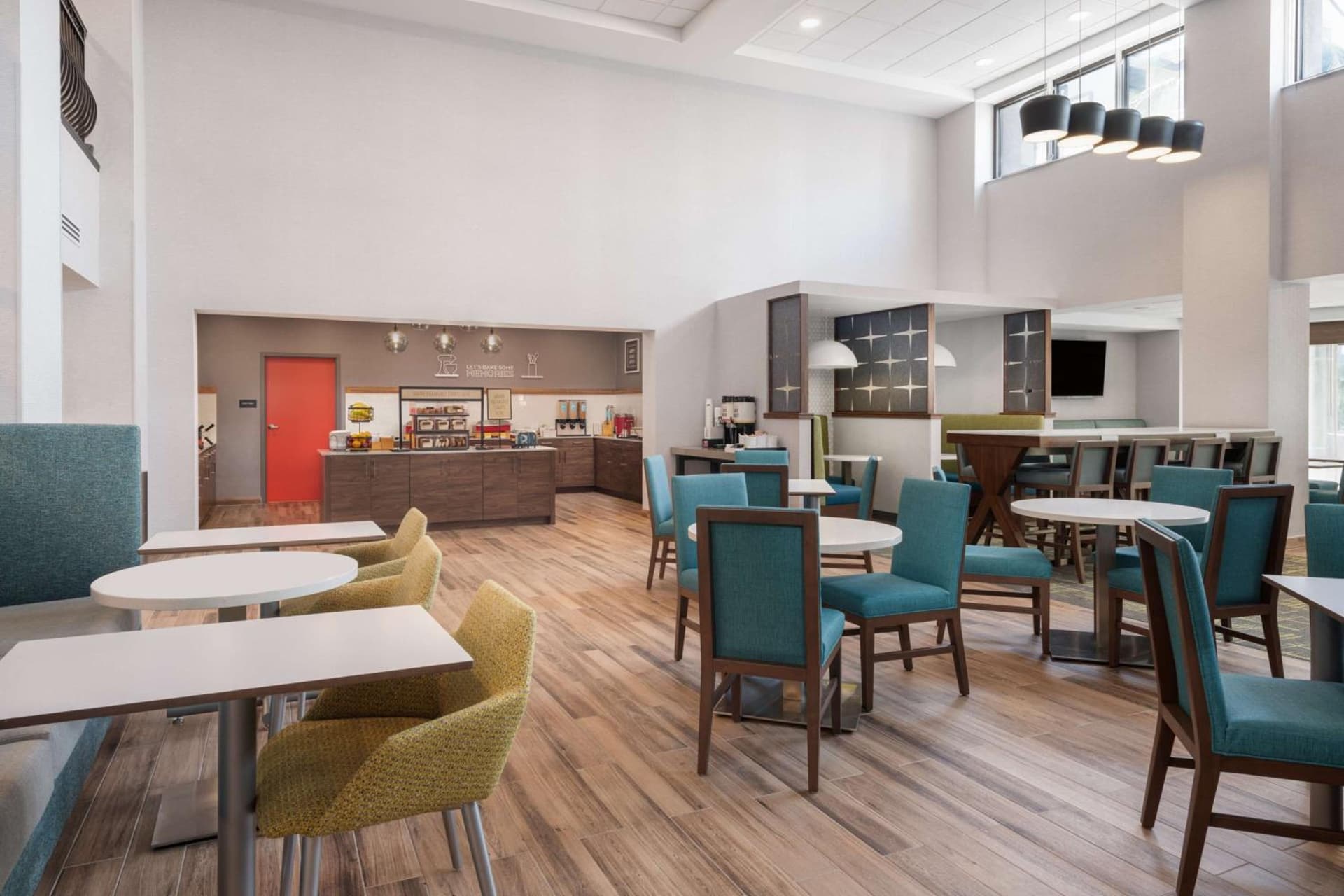 Hampton Inn & Suites Fort Myers Beach/Sanibel Gateway gallery photo in Fort Myers Beach, FL — image 6