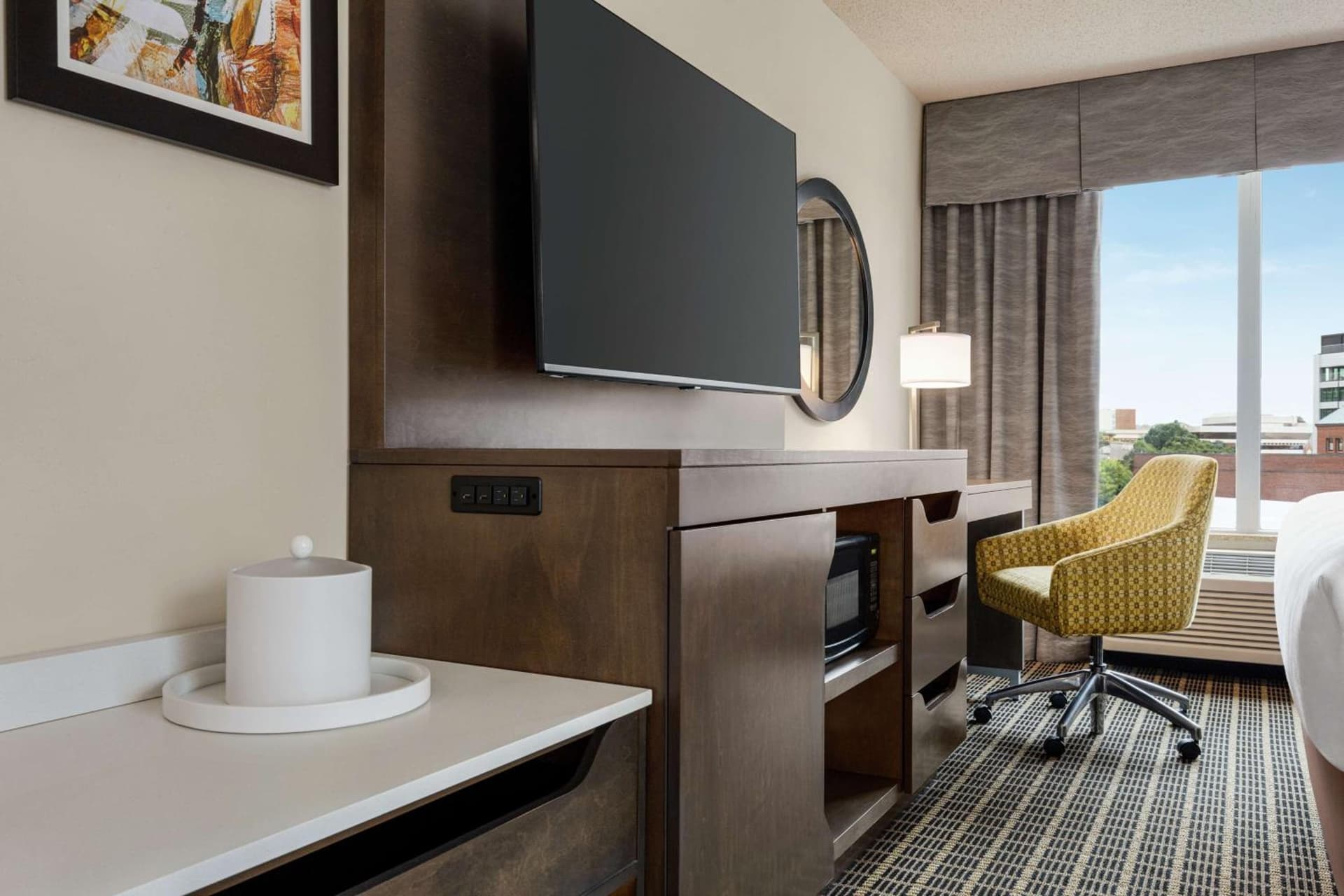 Hampton Inn & Suites Greenville-Downtown-Riverplace gallery photo in Greenville, SC — image 27