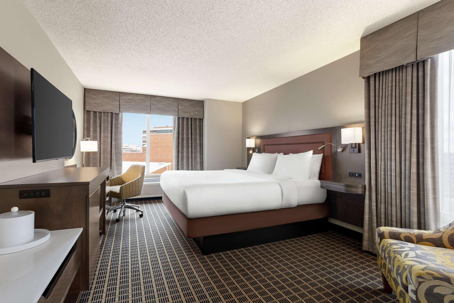 Hampton Inn & Suites Greenville-Downtown-Riverplace gallery photo in Greenville, SC — image 37