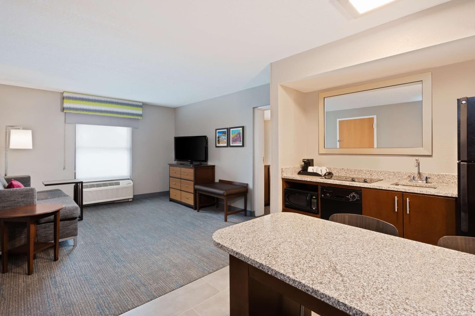Hampton Inn & Suites Fort Myers Beach/Sanibel Gateway gallery photo in Fort Myers Beach, FL — image 15
