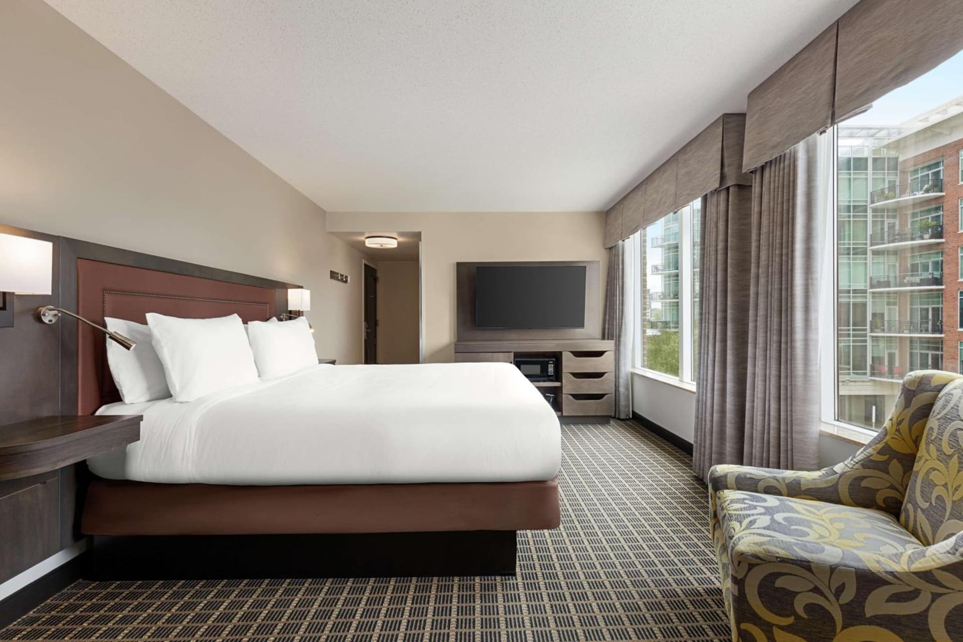 Hampton Inn & Suites Greenville-Downtown-Riverplace gallery photo in Greenville, SC — image 40