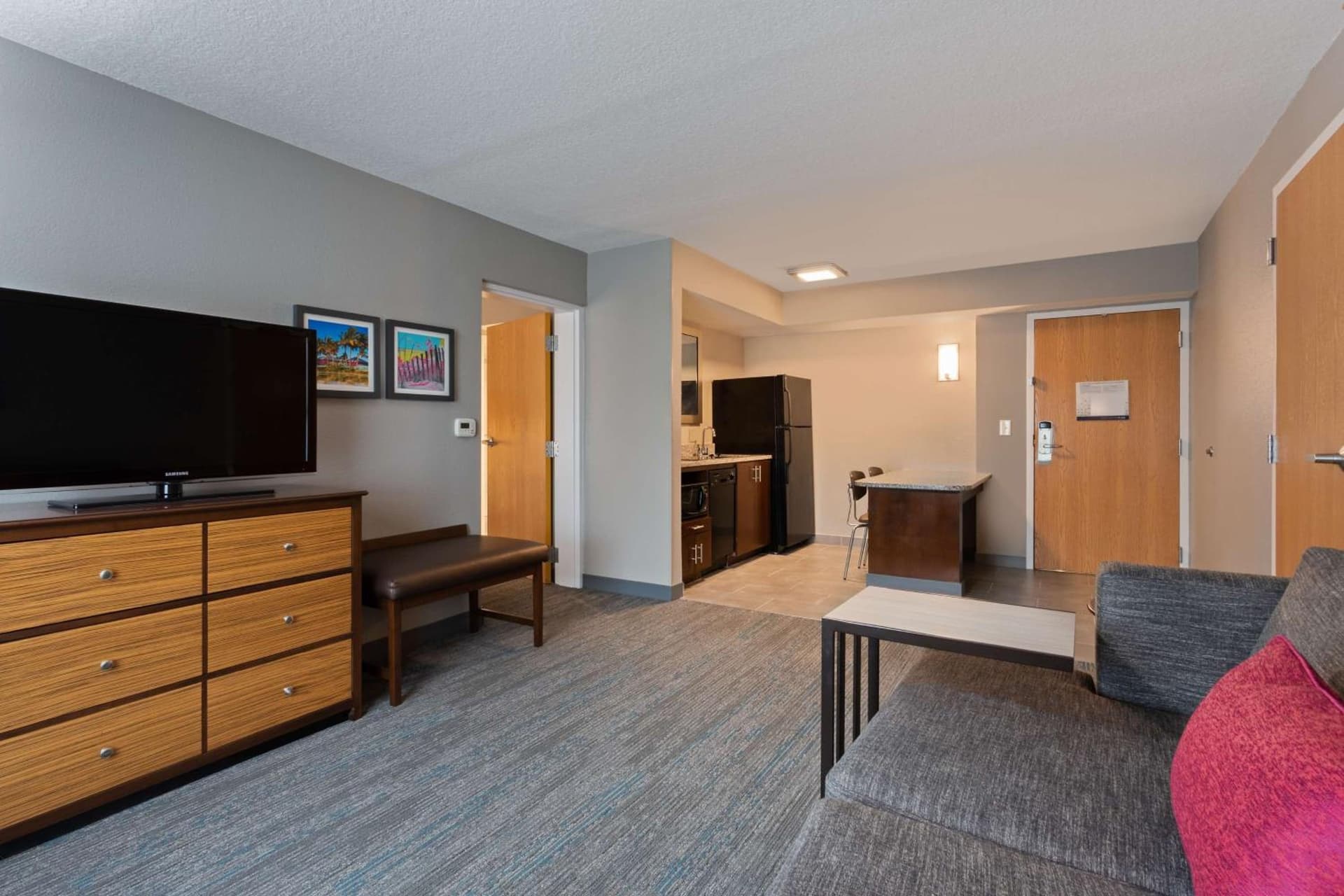 Hampton Inn & Suites Fort Myers Beach/Sanibel Gateway gallery photo in Fort Myers Beach, FL — image 10